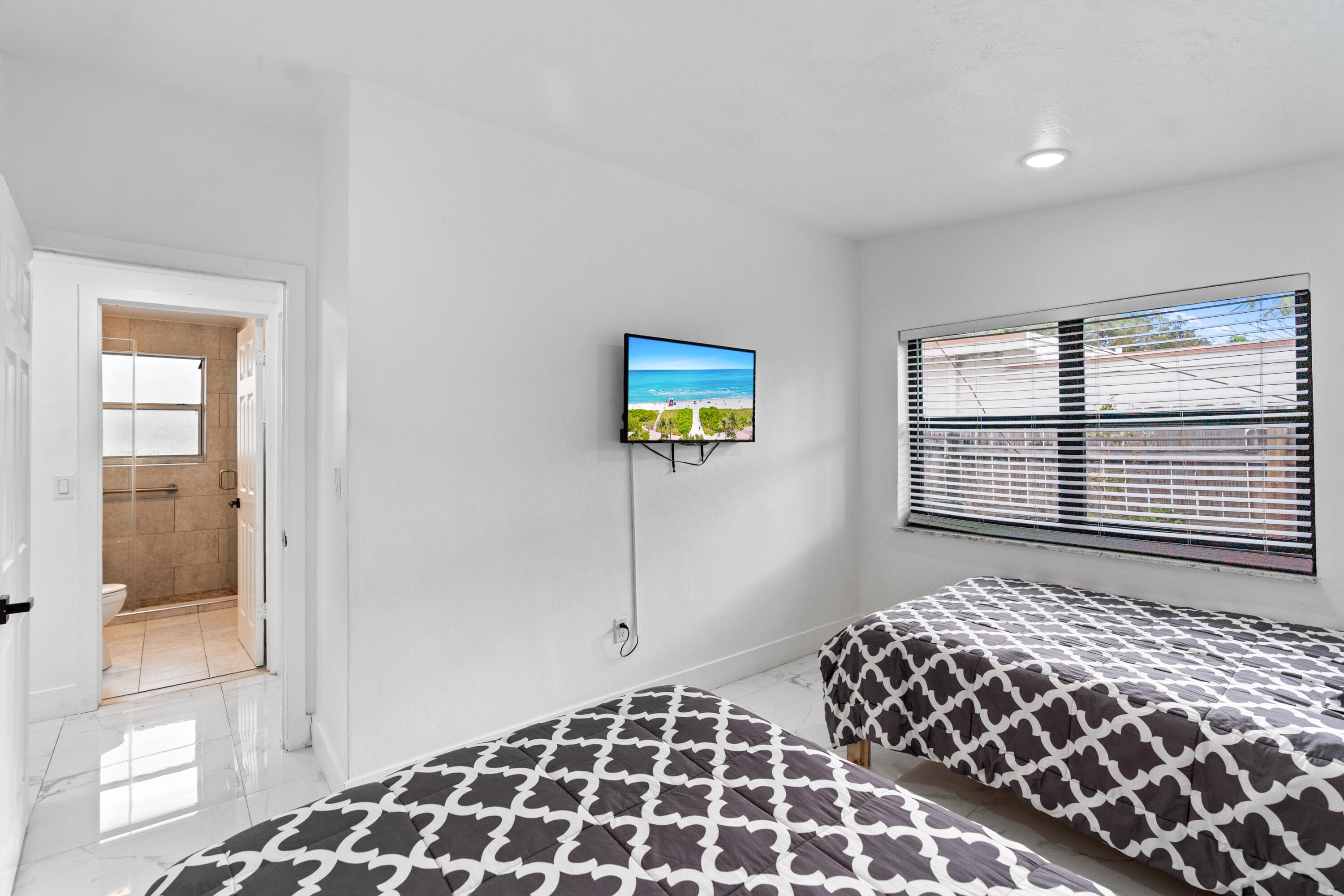 12805 NW 6th Avenue, North Miami, FL 33168 — photo 21 of 37