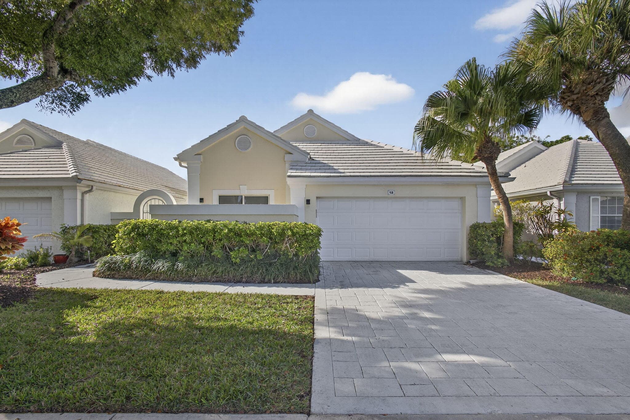 18 Selby Lane, Palm Beach Gardens, FL 33418 — photo 1 of 82