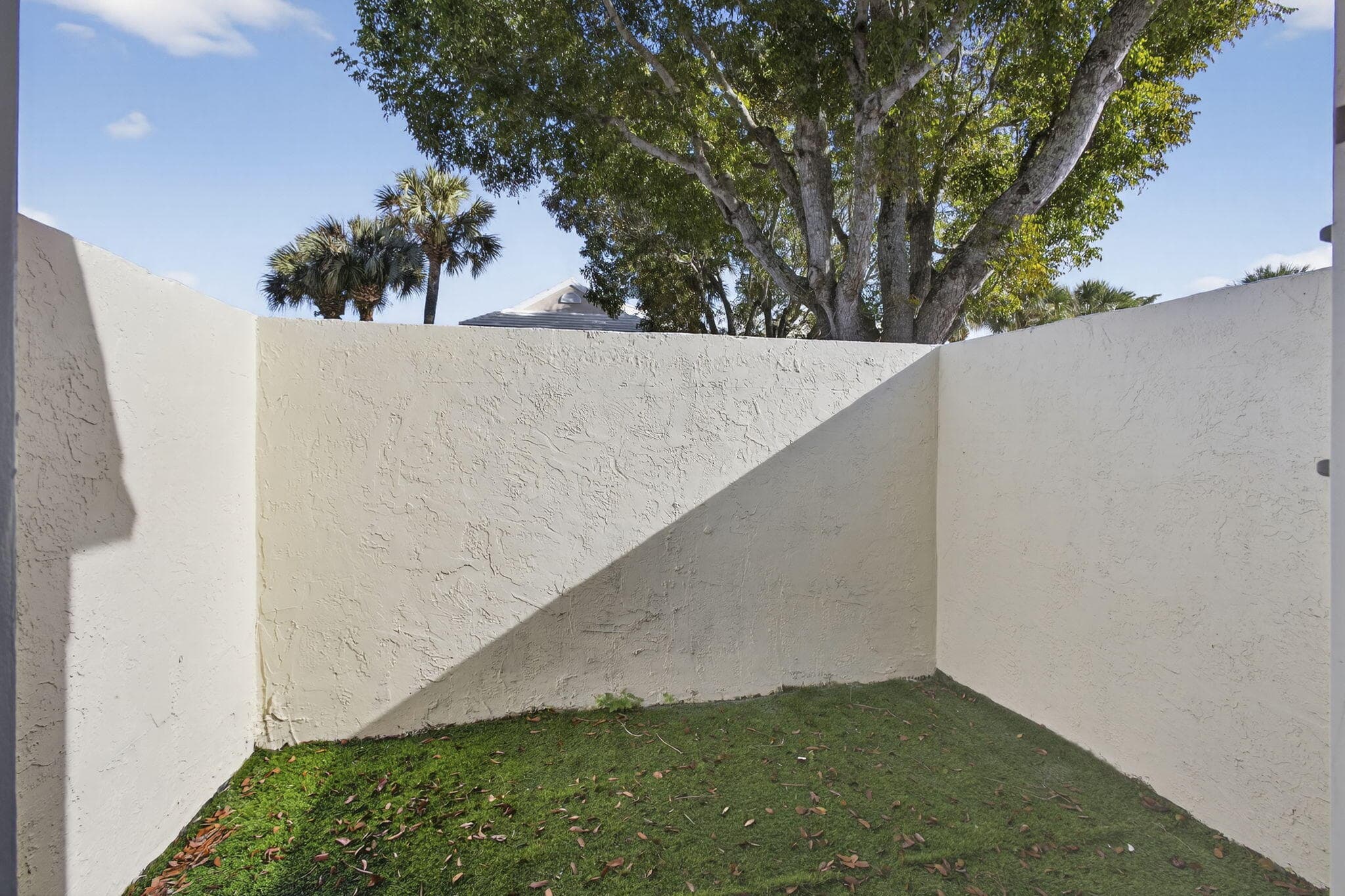 18 Selby Lane, Palm Beach Gardens, FL 33418 — photo 35 of 82