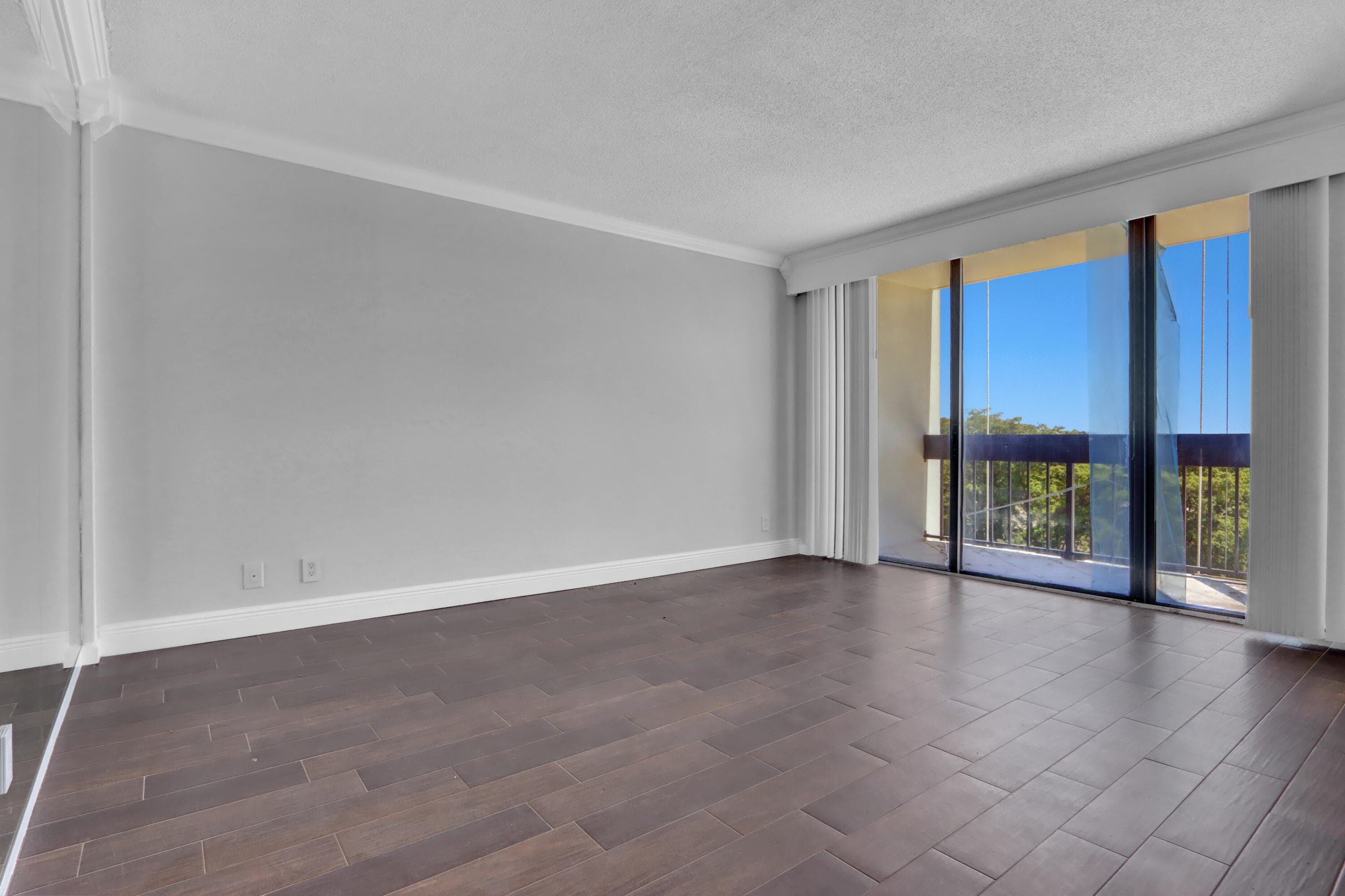 2000 Presidential Way 504, West Palm Beach, FL 33401 — photo 11 of 25