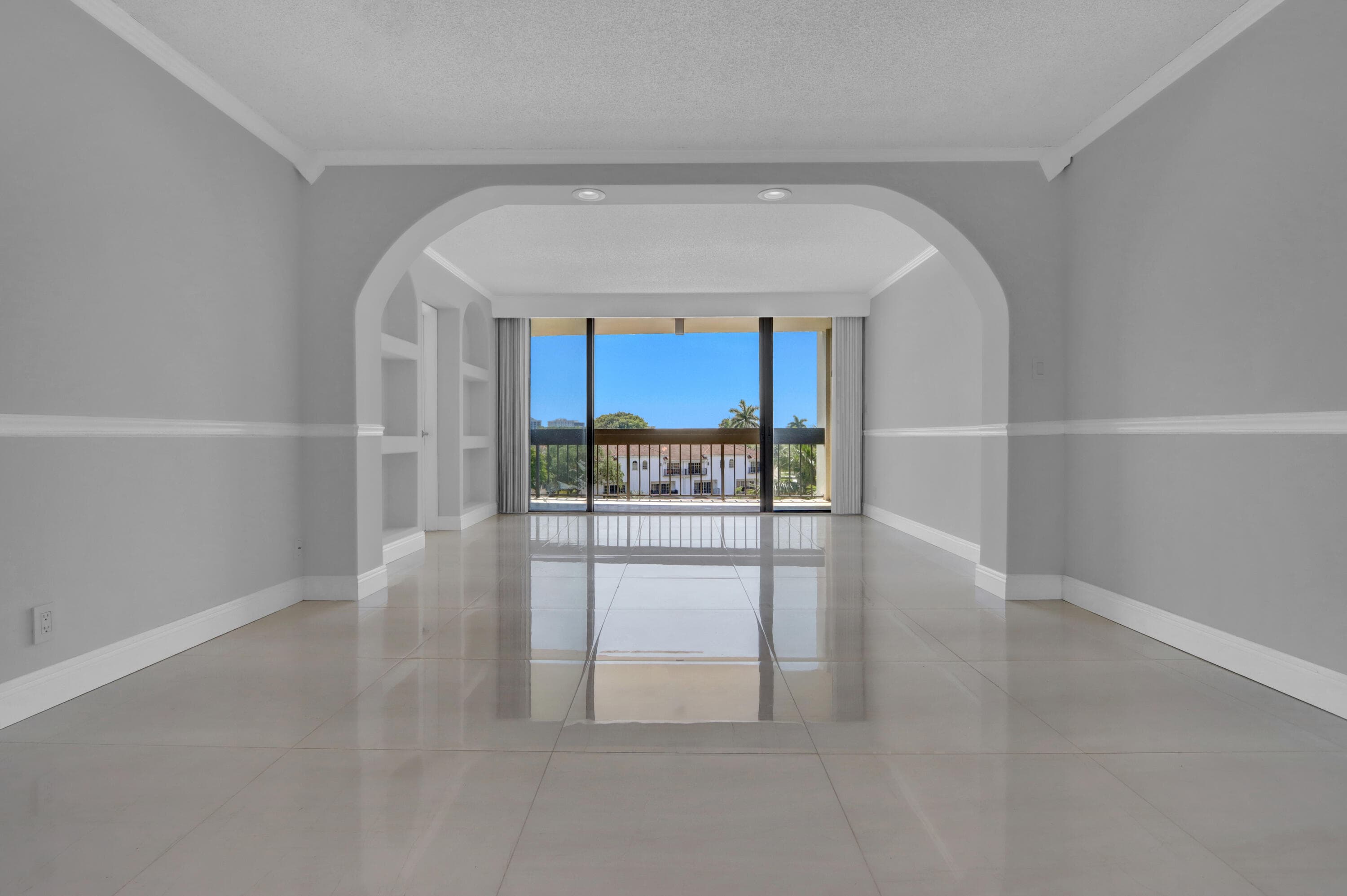 2000 Presidential Way 504, West Palm Beach, FL 33401 — photo 15 of 25