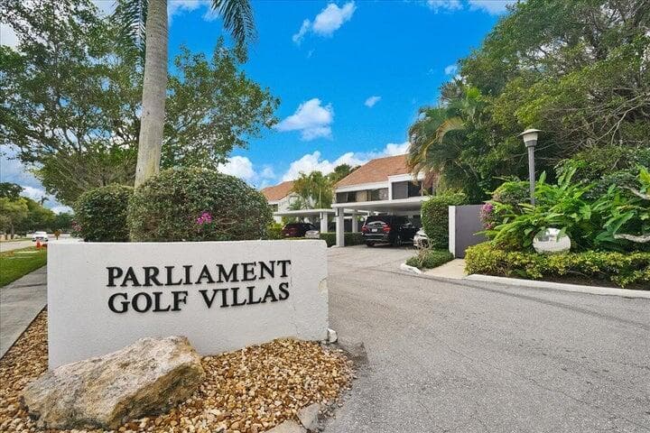 2517 Presidential Way B, West Palm Beach, FL 33401 — photo 1 of 45