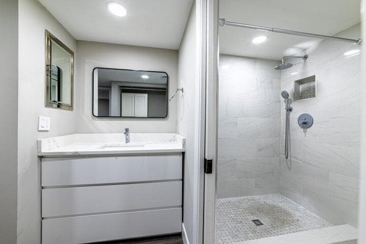2517 Presidential Way B, West Palm Beach, FL 33401 — photo 19 of 45