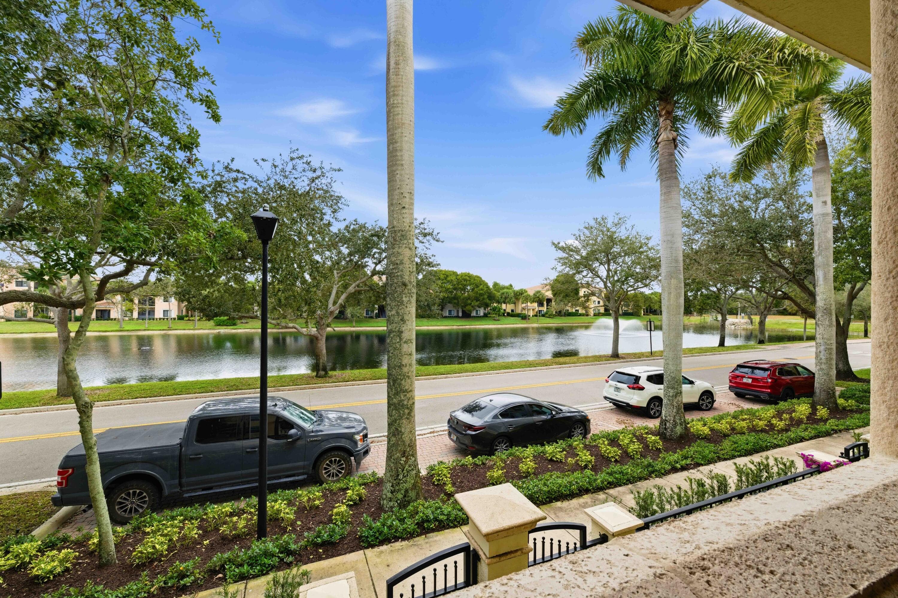 11850 Valencia Gardens Avenue, Palm Beach Gardens, FL 33410 — photo 3 of 37