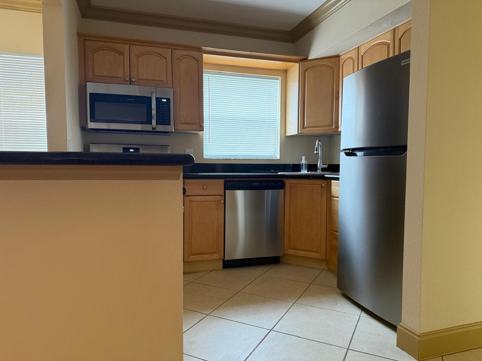 744 NE 14th Avenue 12, Fort Lauderdale, FL 33304 — photo 5 of 11