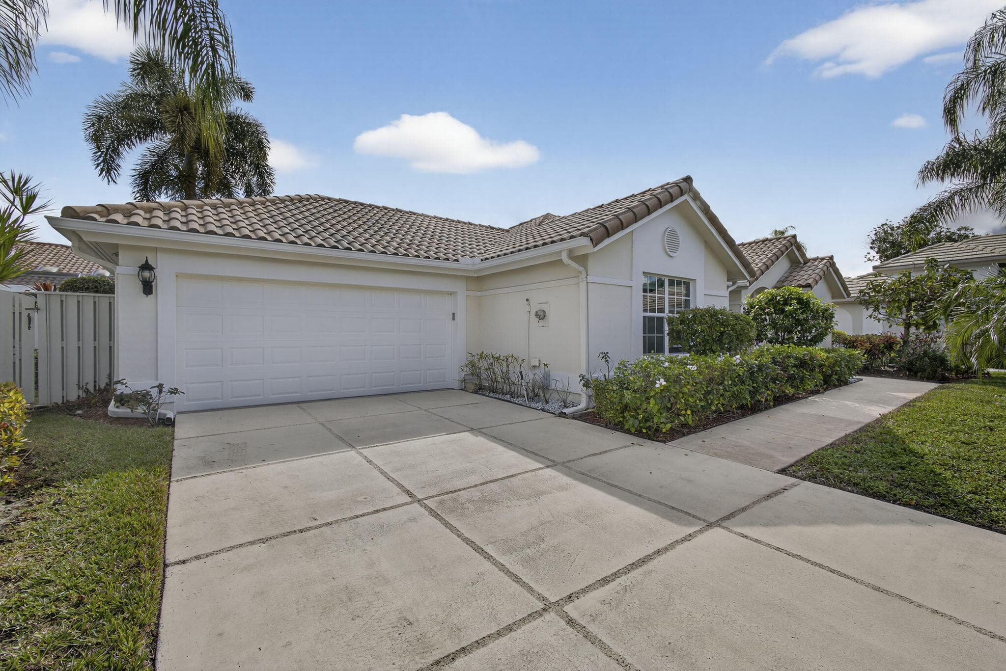 152 Eagleton Court, Palm Beach Gardens, FL 33418 — photo 3 of 79