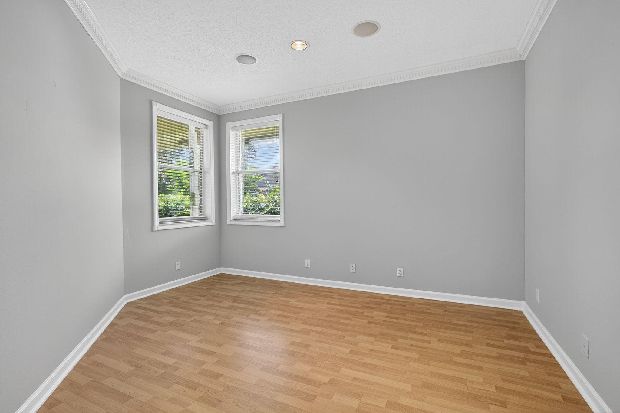 1052 W Shore Drive, West Palm Beach, FL 33406 — photo 9 of 65