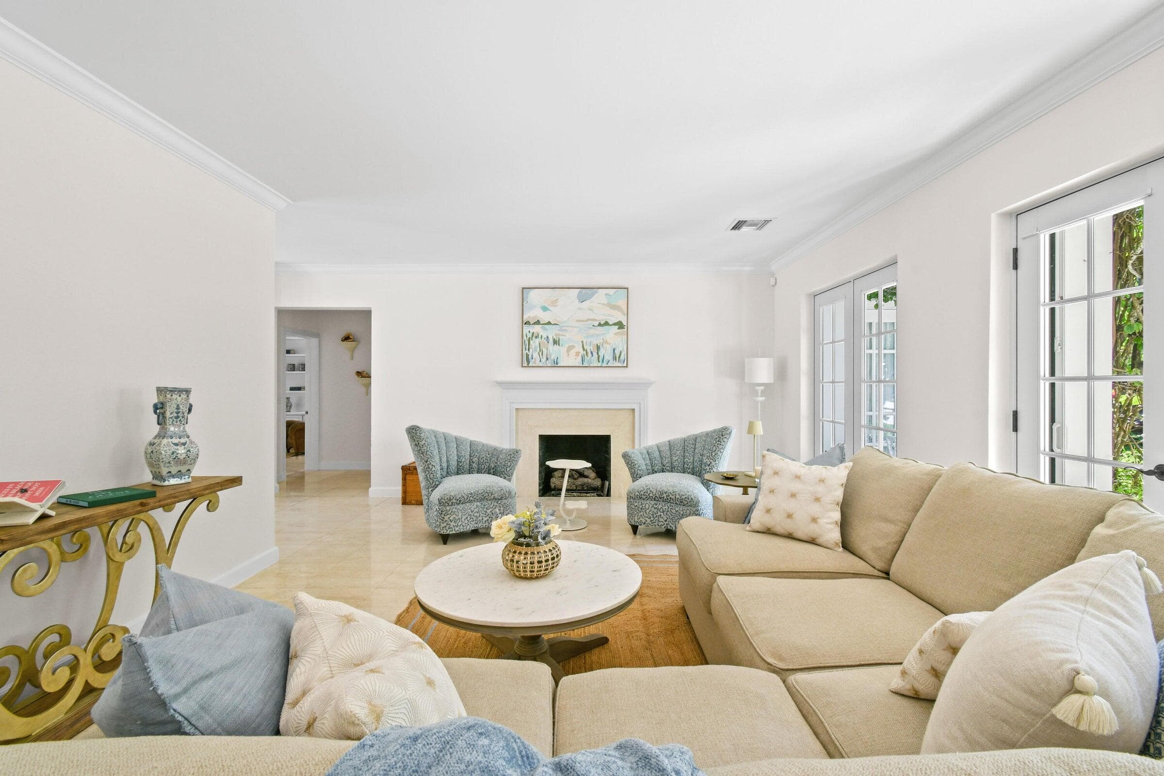 117 Via Vizcaya, Palm Beach, FL 33480 — photo 4 of 21