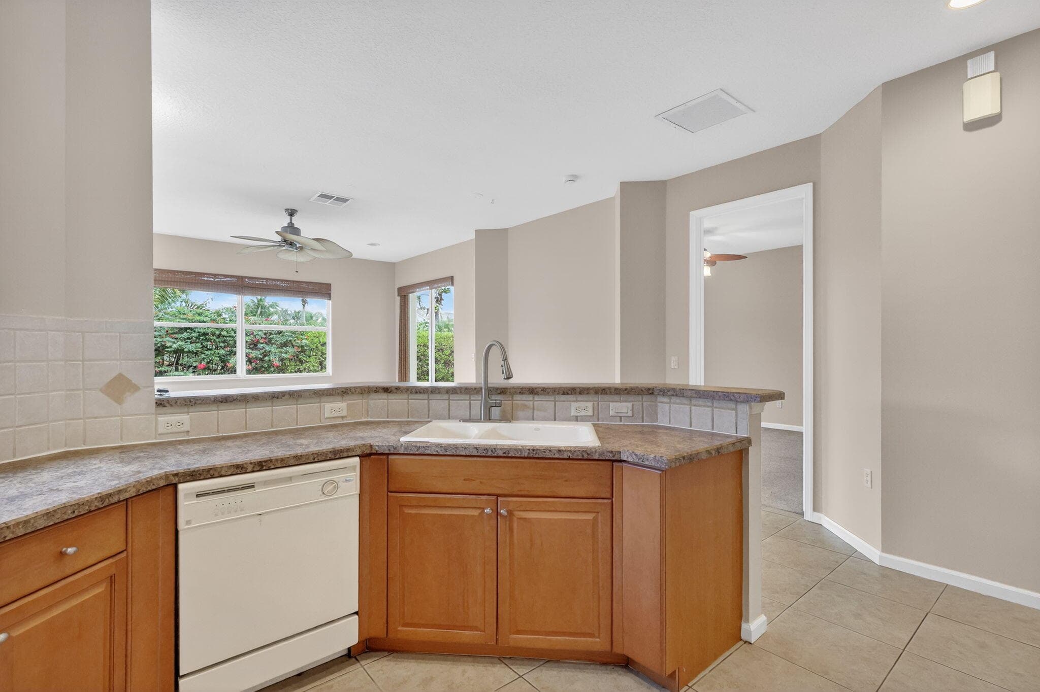 906 Mariner Bay Boulevard, Hutchinson Island, FL 34949 — photo 11 of 61