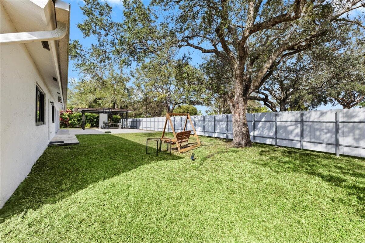 20221 NW 8th Street, Pembroke Pines, FL 33029 — photo 5 of 41