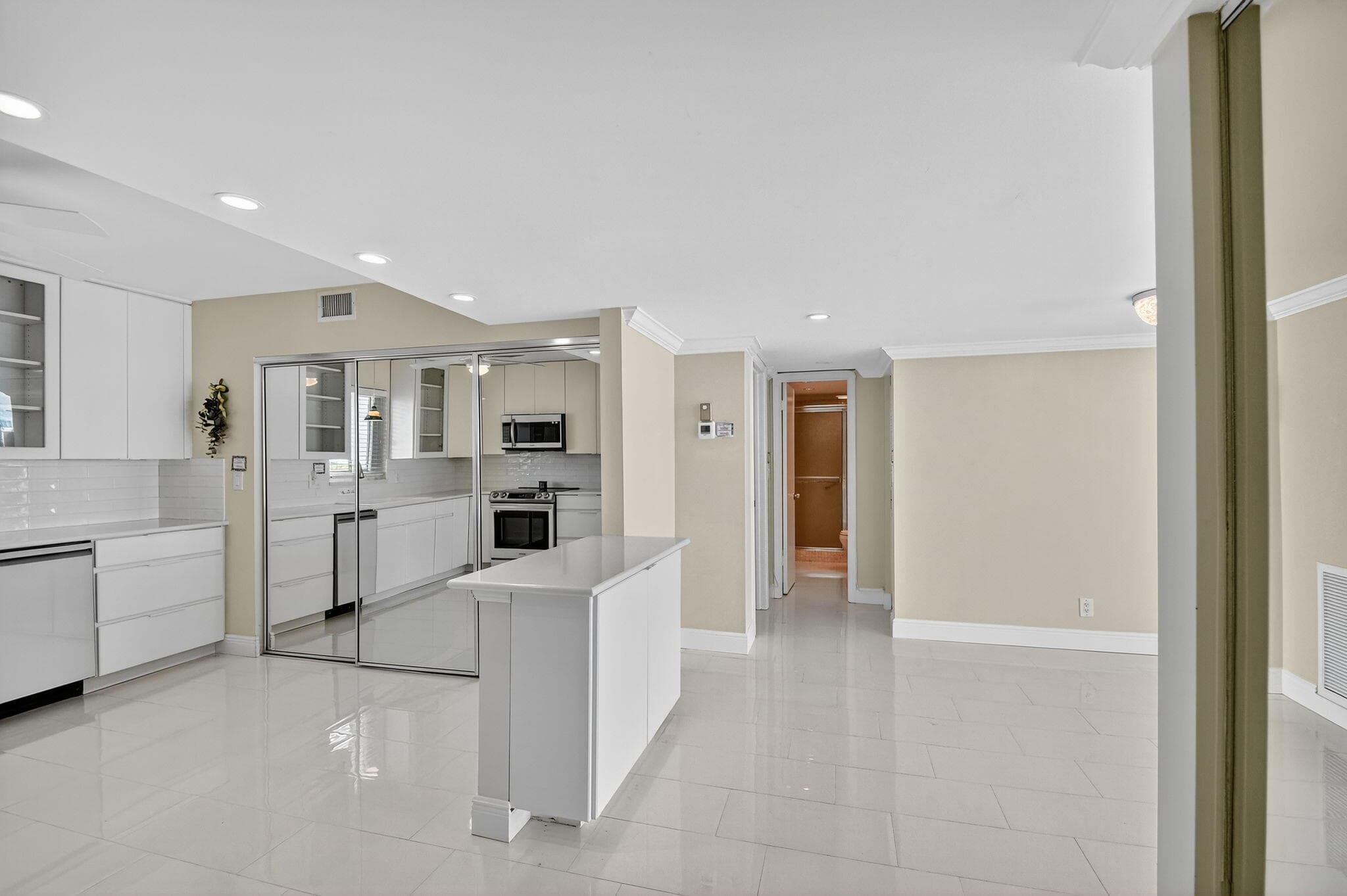 301 Lake Shore Drive 711, Lake Park, FL 33403 — photo 26 of 59