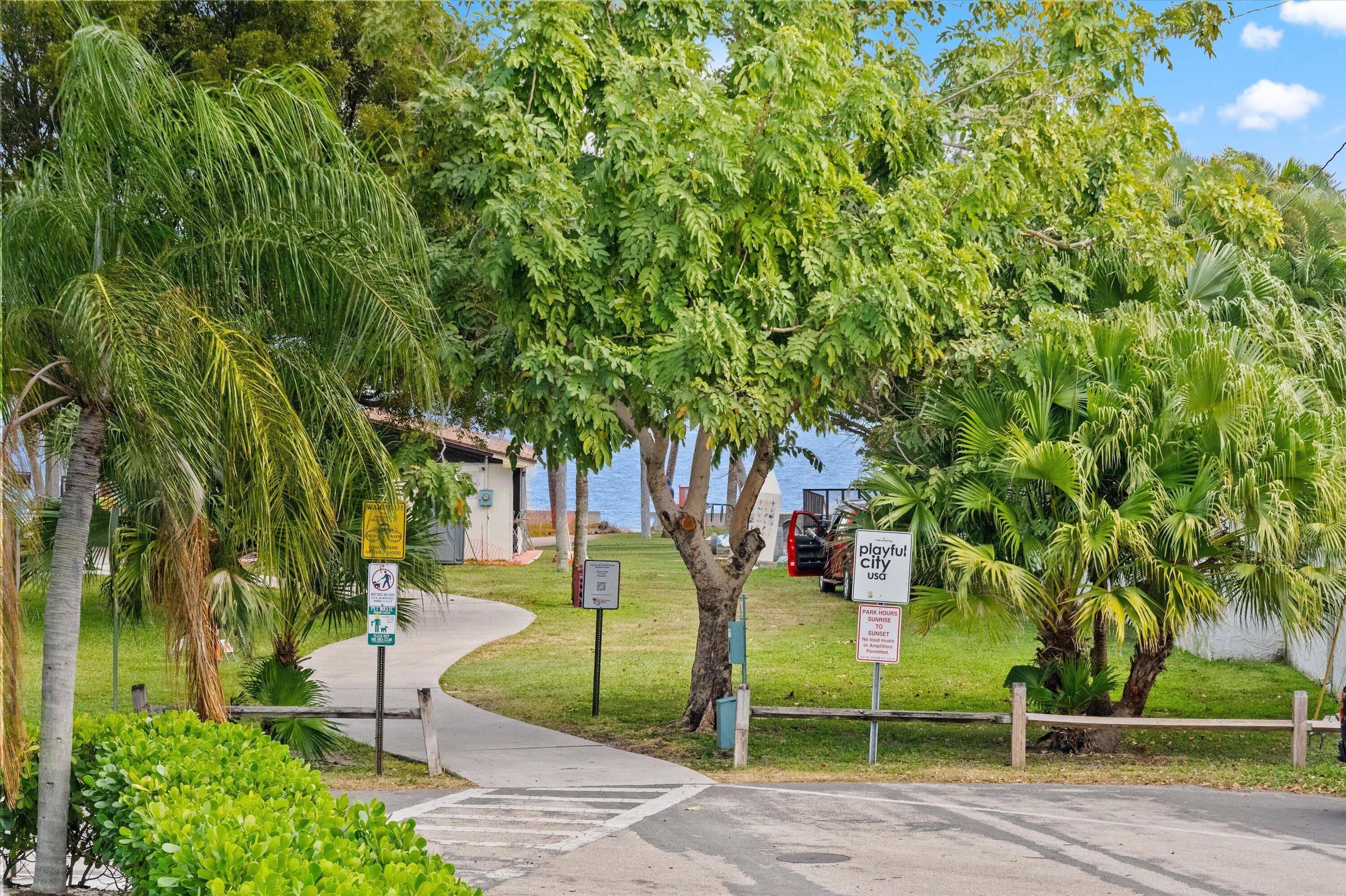421 S Lakeside Drive 10, Lake Worth Beach, FL 33460 — photo 25 of 32