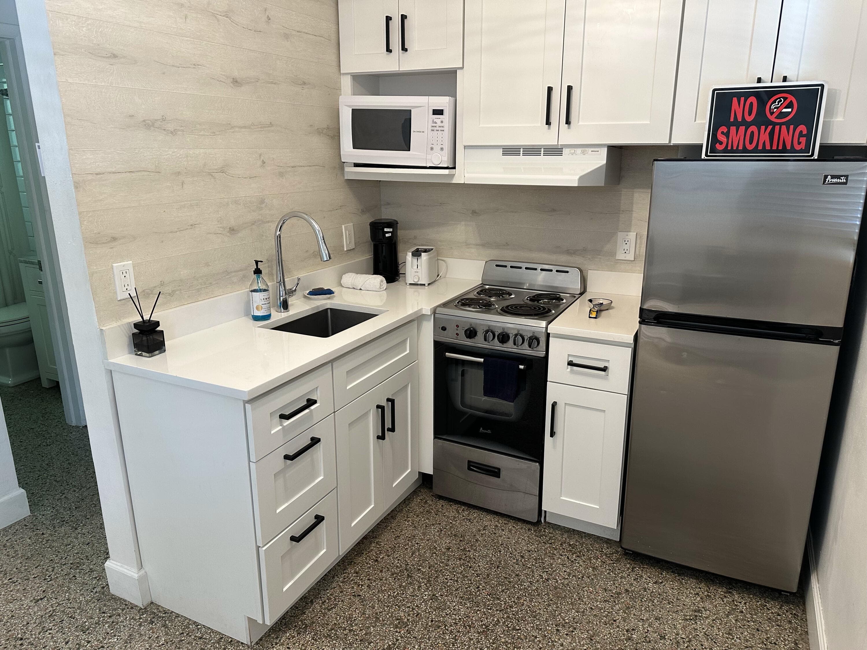 1258 Beach Road 7, Singer Island, FL 33404 — photo 1 of 17