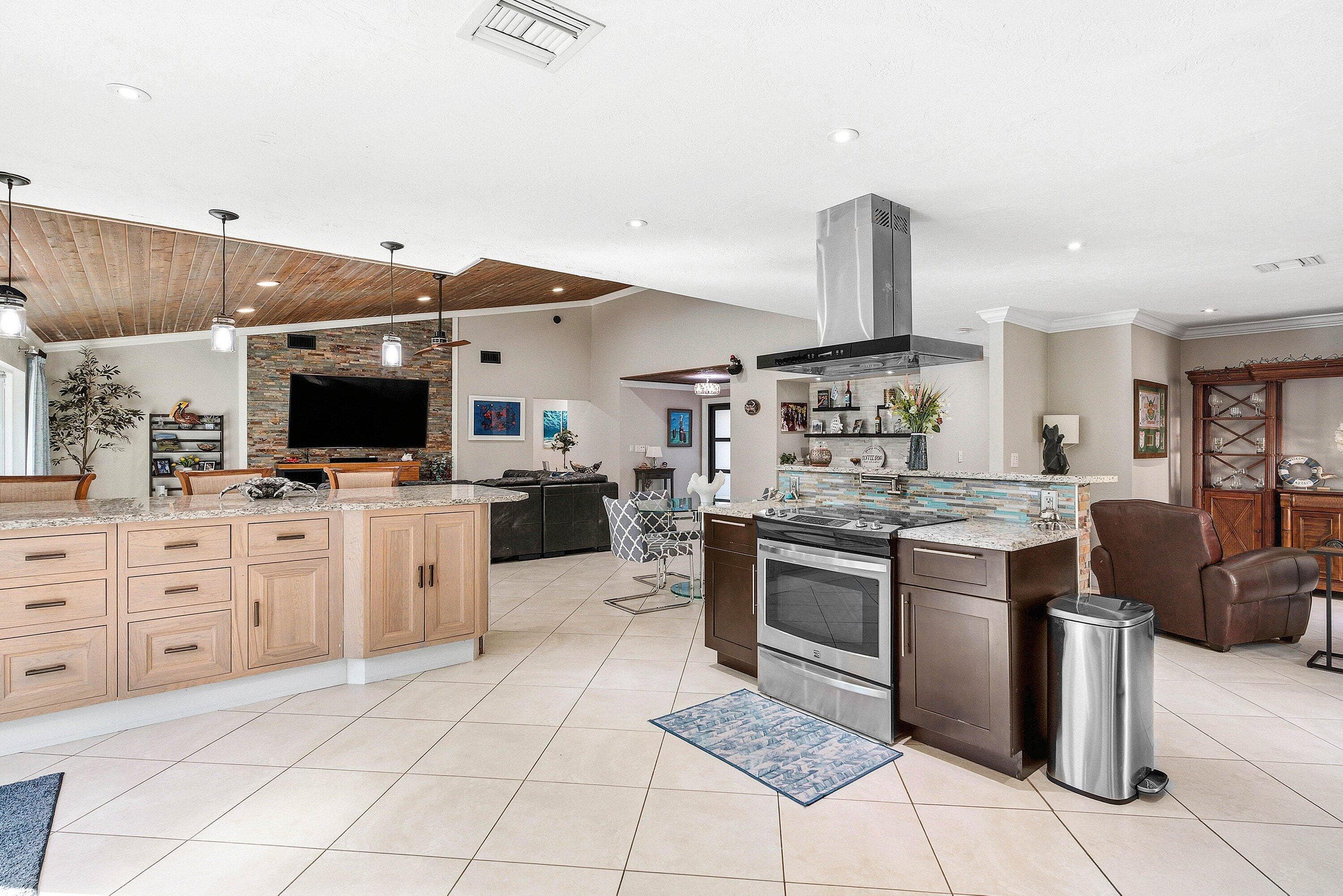 2412 SW 23rd Cranbrook Drive, Boynton Beach, FL 33436 — photo 8 of 45