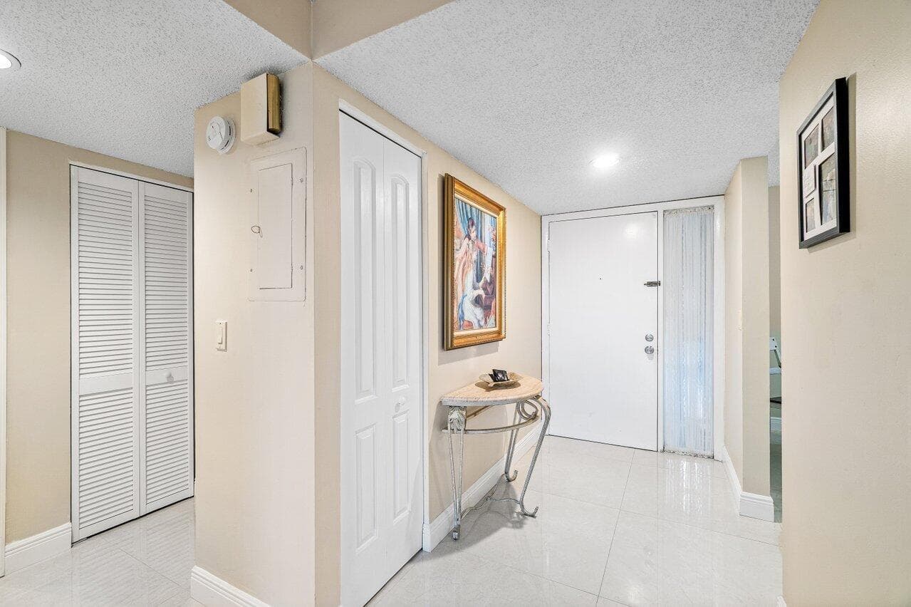 5771 Fairway Park Court 103, Boynton Beach, FL 33437 — photo 11 of 31
