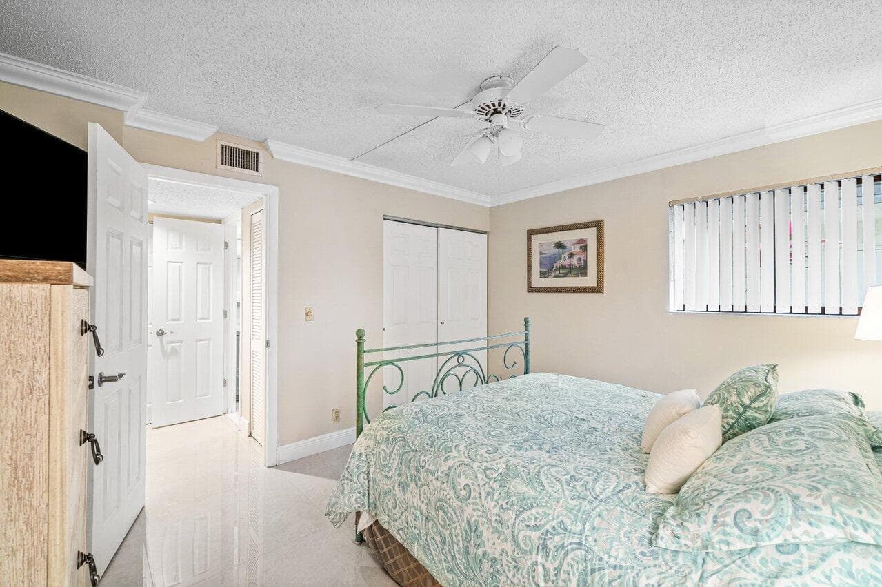 5771 Fairway Park Court 103, Boynton Beach, FL 33437 — photo 13 of 31