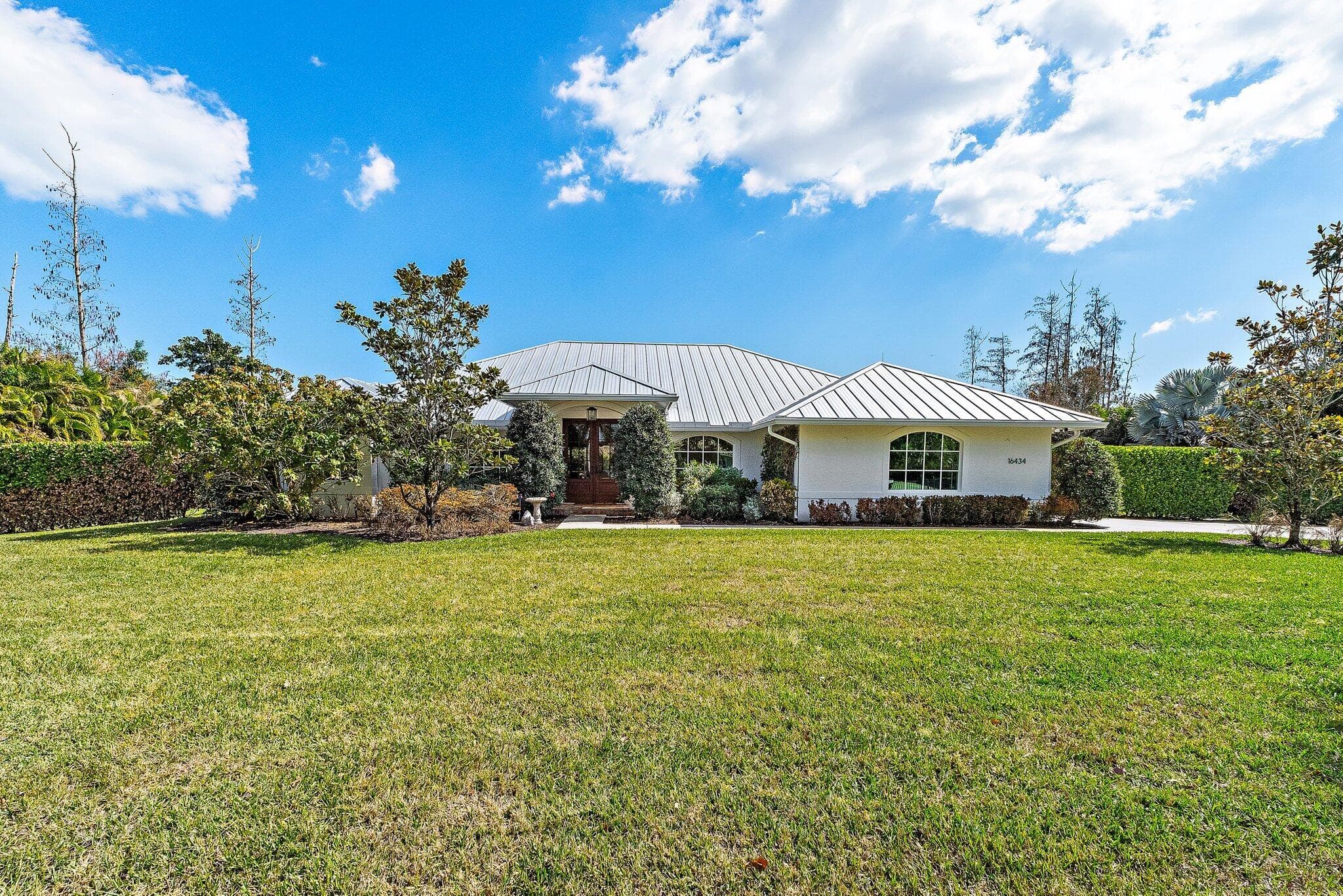 16434 75th Way N, Palm Beach Gardens, FL 33418 — photo 2 of 33
