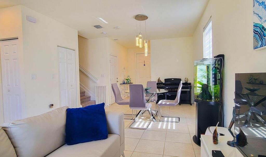10902 W 33rd Way, Hialeah, FL 33018 — photo 11 of 121