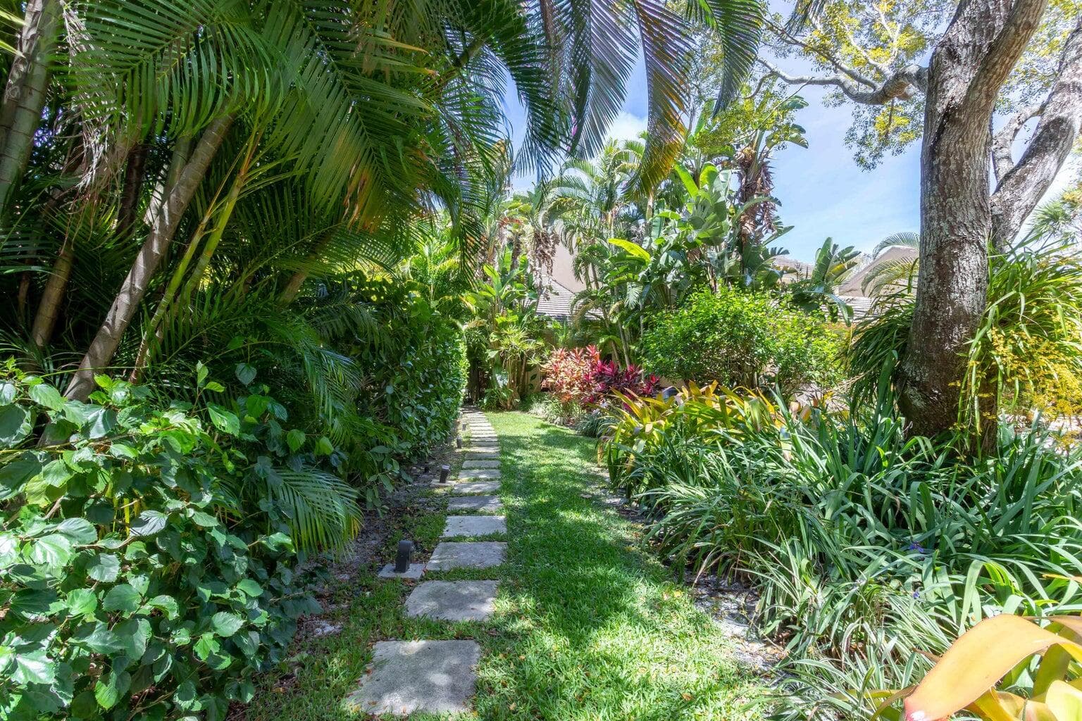 738 St Albans Drive, Boca Raton, FL 33486 — photo 49 of 50
