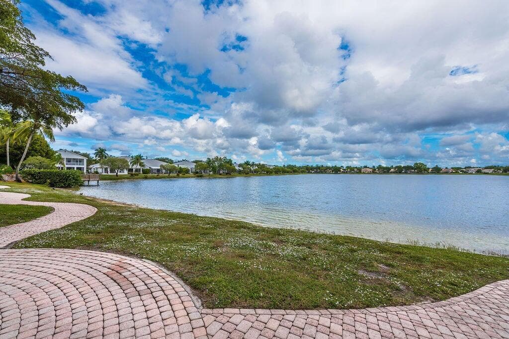 1975 Oak Berry Circle, Wellington, FL 33414 — photo 31 of 39