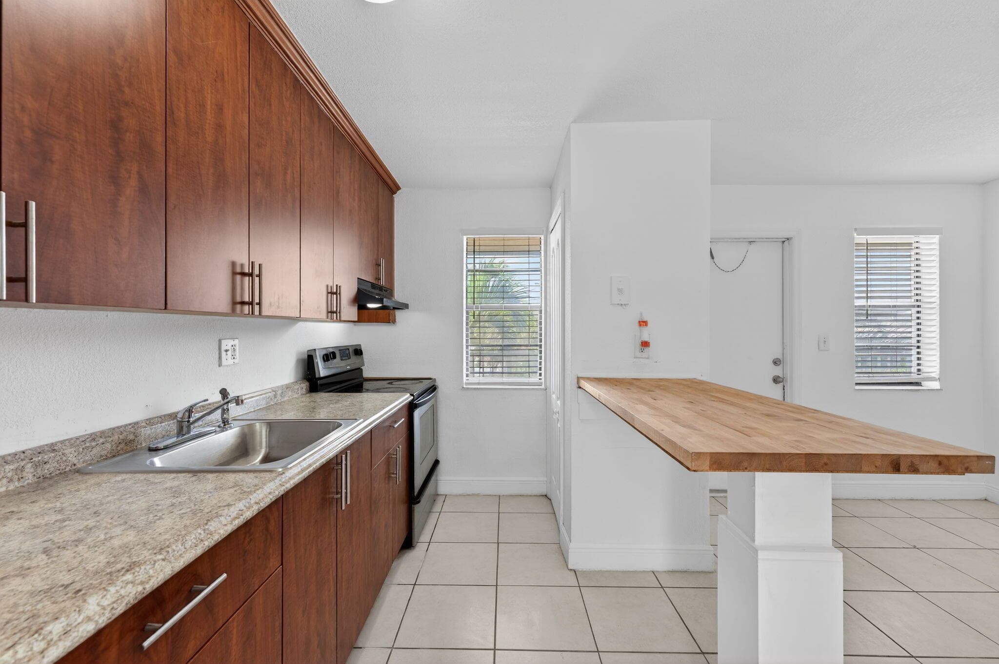 4081 N Dixie Highway 17, Oakland Park, FL 33334 — photo 7 of 16