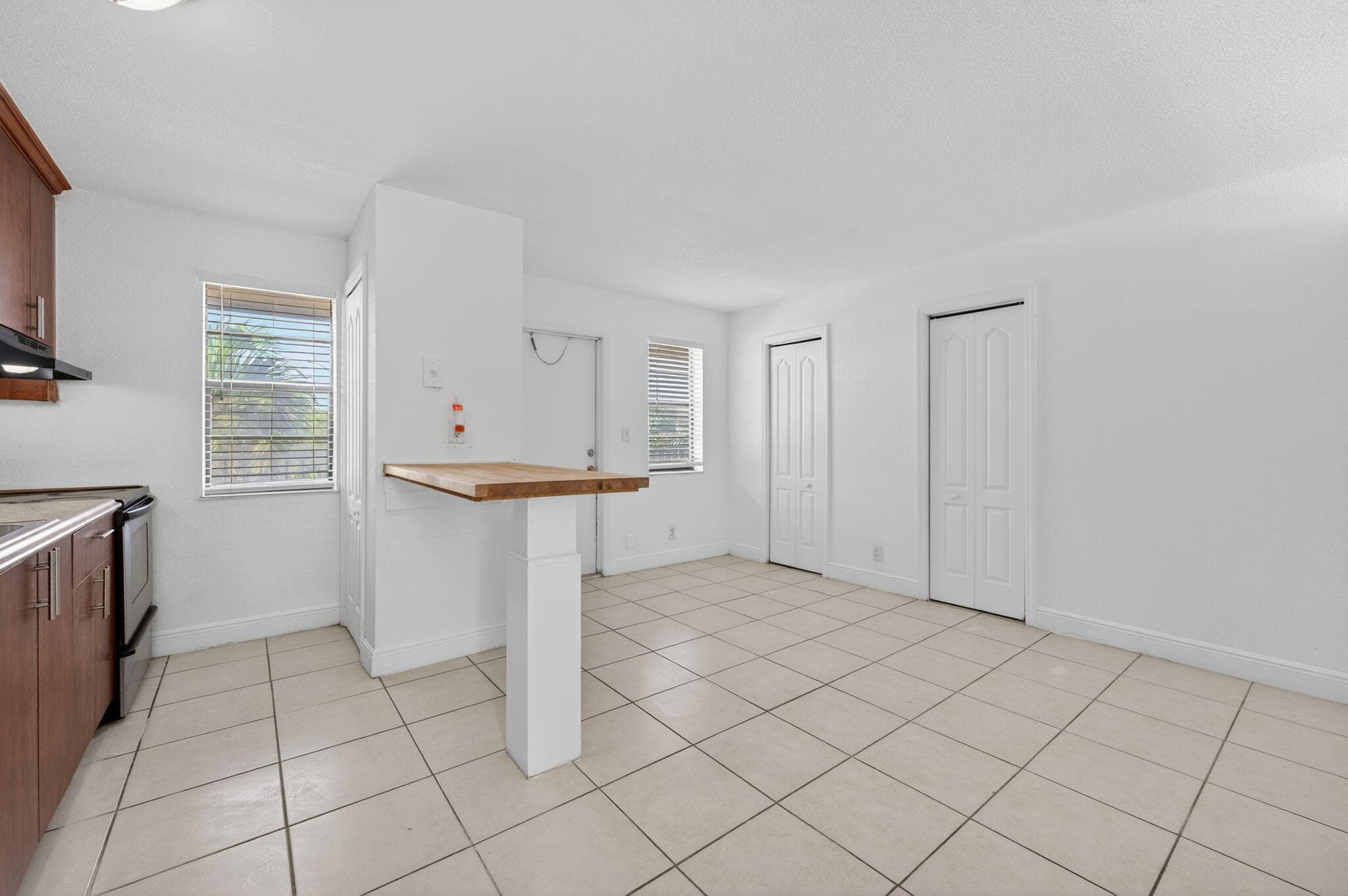 4081 N Dixie Highway 17, Oakland Park, FL 33334 — photo 8 of 16