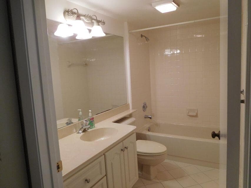 2461 Village Boulevard 102, West Palm Beach, FL 33409 — photo 7 of 13