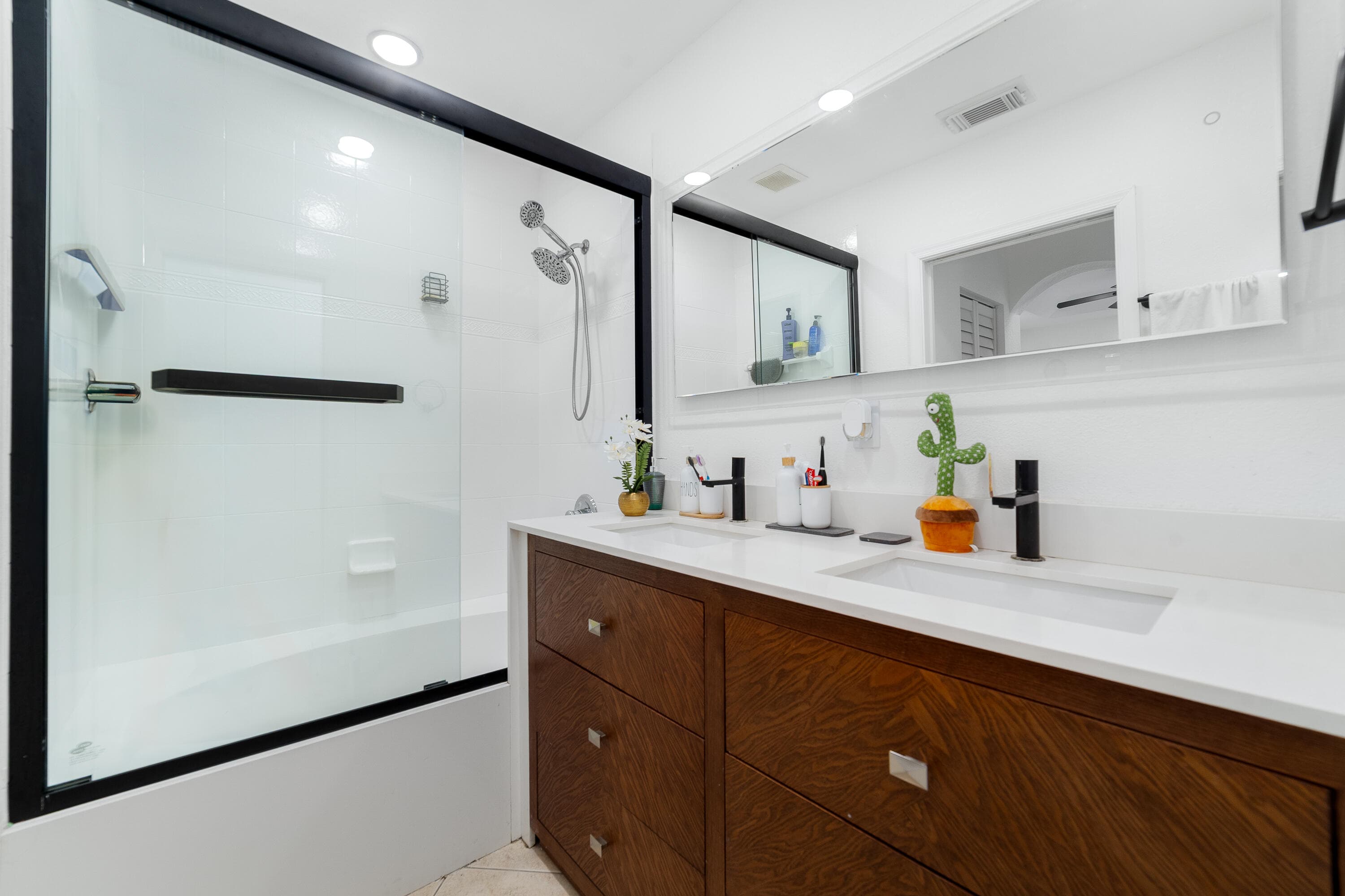 21105 NW 14th Place 4, Miami Gardens, FL 33169 — photo 7 of 66