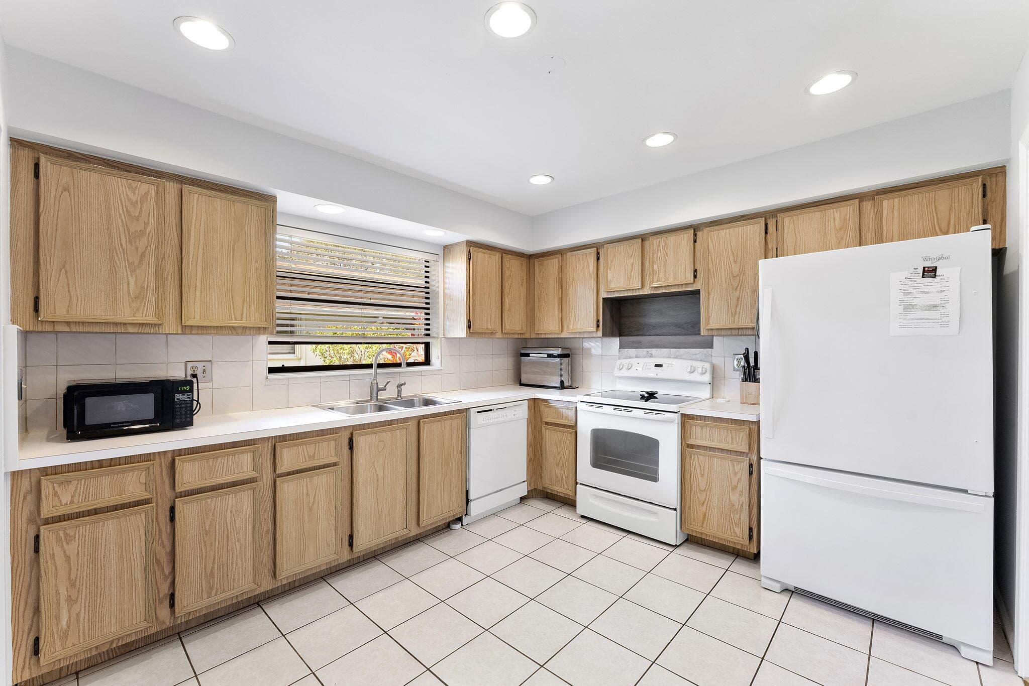 9860 Pecan Tree Drive A, Boynton Beach, FL 33436 — photo 9 of 34