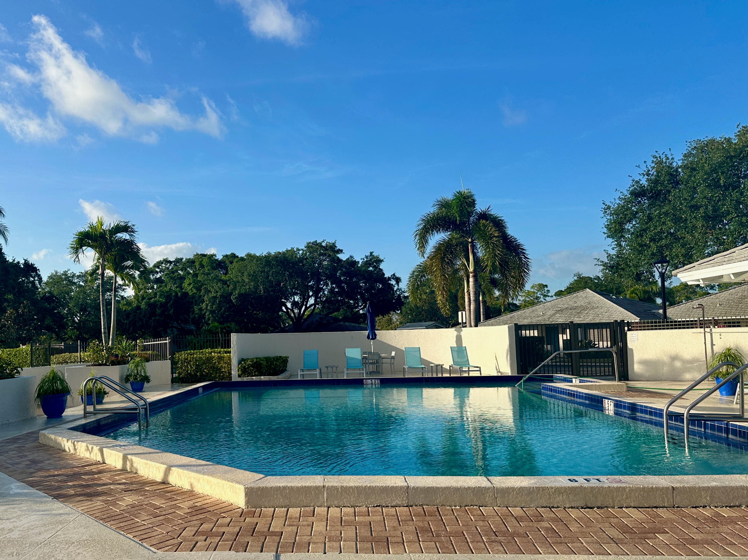 402 Club Drive, Palm Beach Gardens, FL 33418 — photo 10 of 11