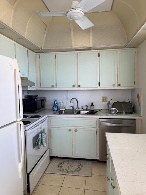 2840 Lake Osborne Drive 202, Lake Worth Beach, FL 33461 — photo 8 of 33