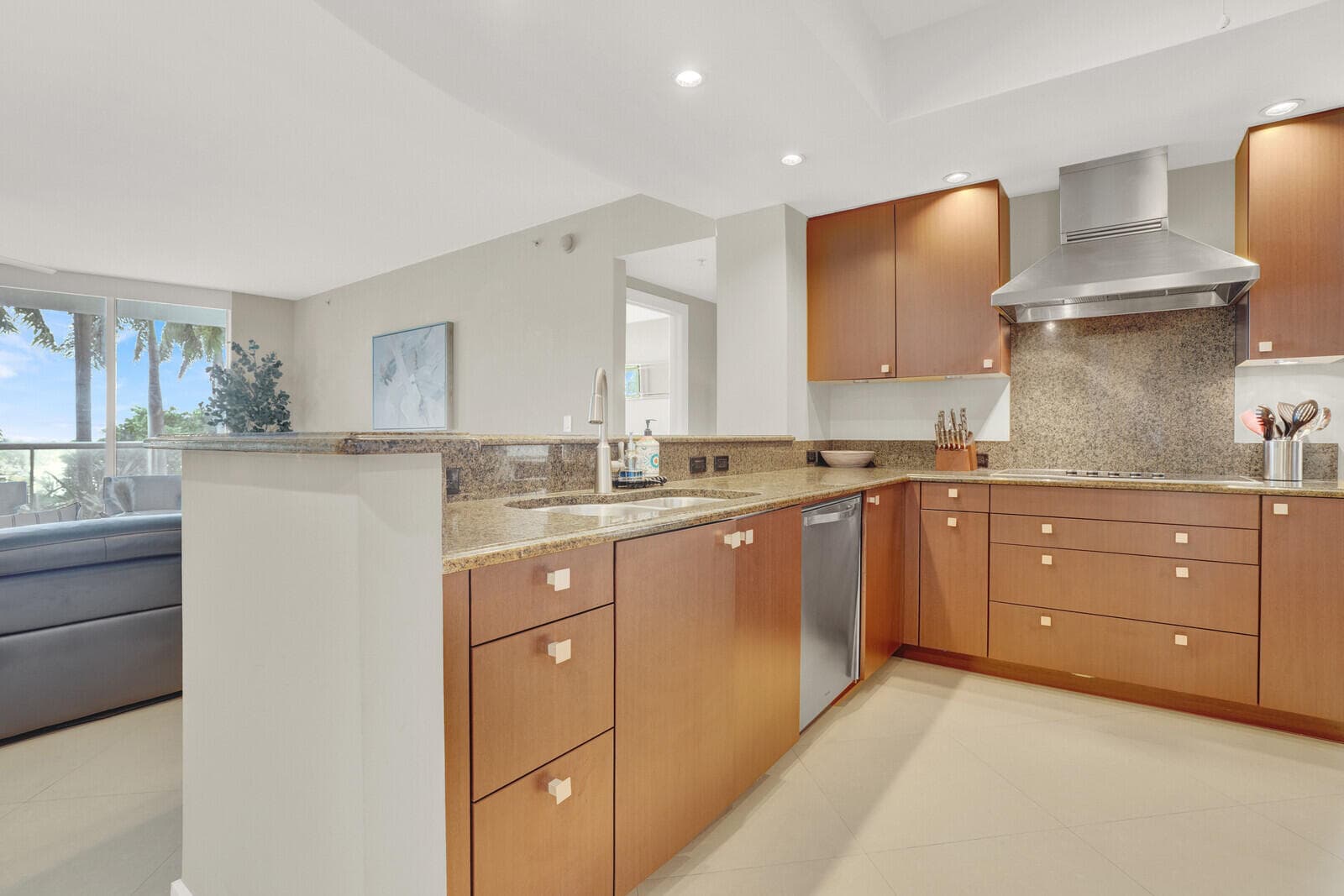 1 N Ocean Boulevard 508, Pompano Beach, FL 33062 — photo 13 of 57