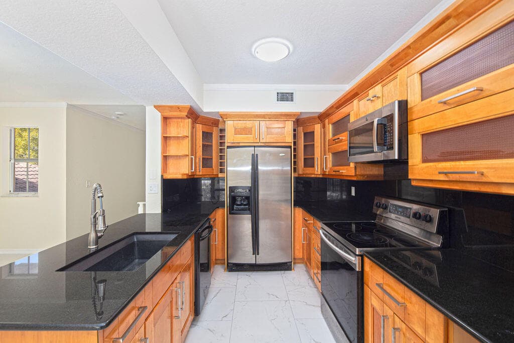 2400 Centergate Dr 202, Miramar, FL 33025 — photo 10 of 37