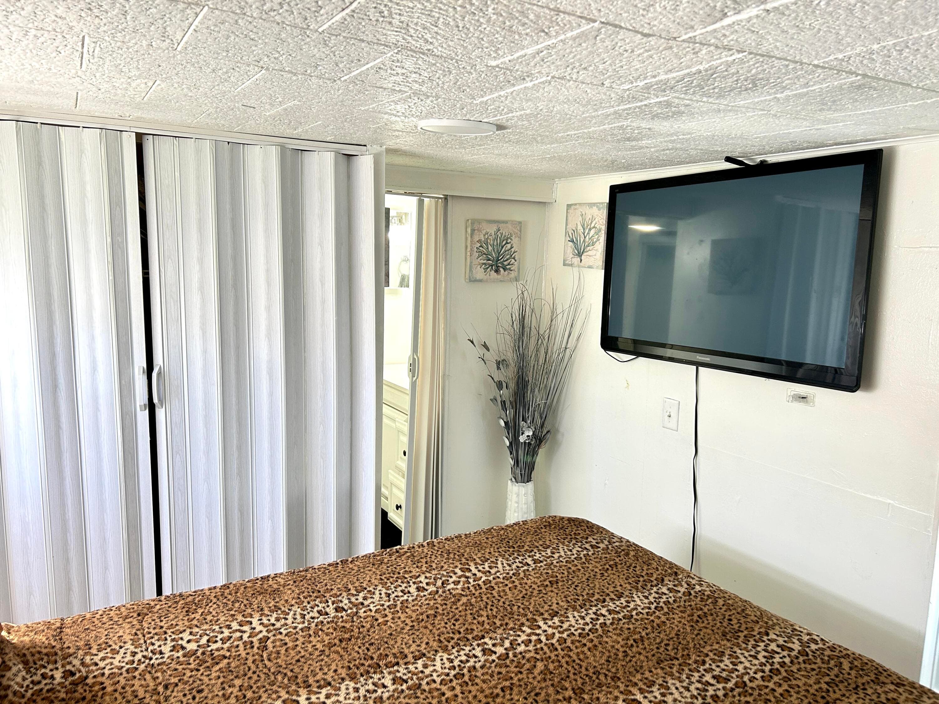 1325 S 33 Road, Hollywood, FL 33021 — photo 8 of 27