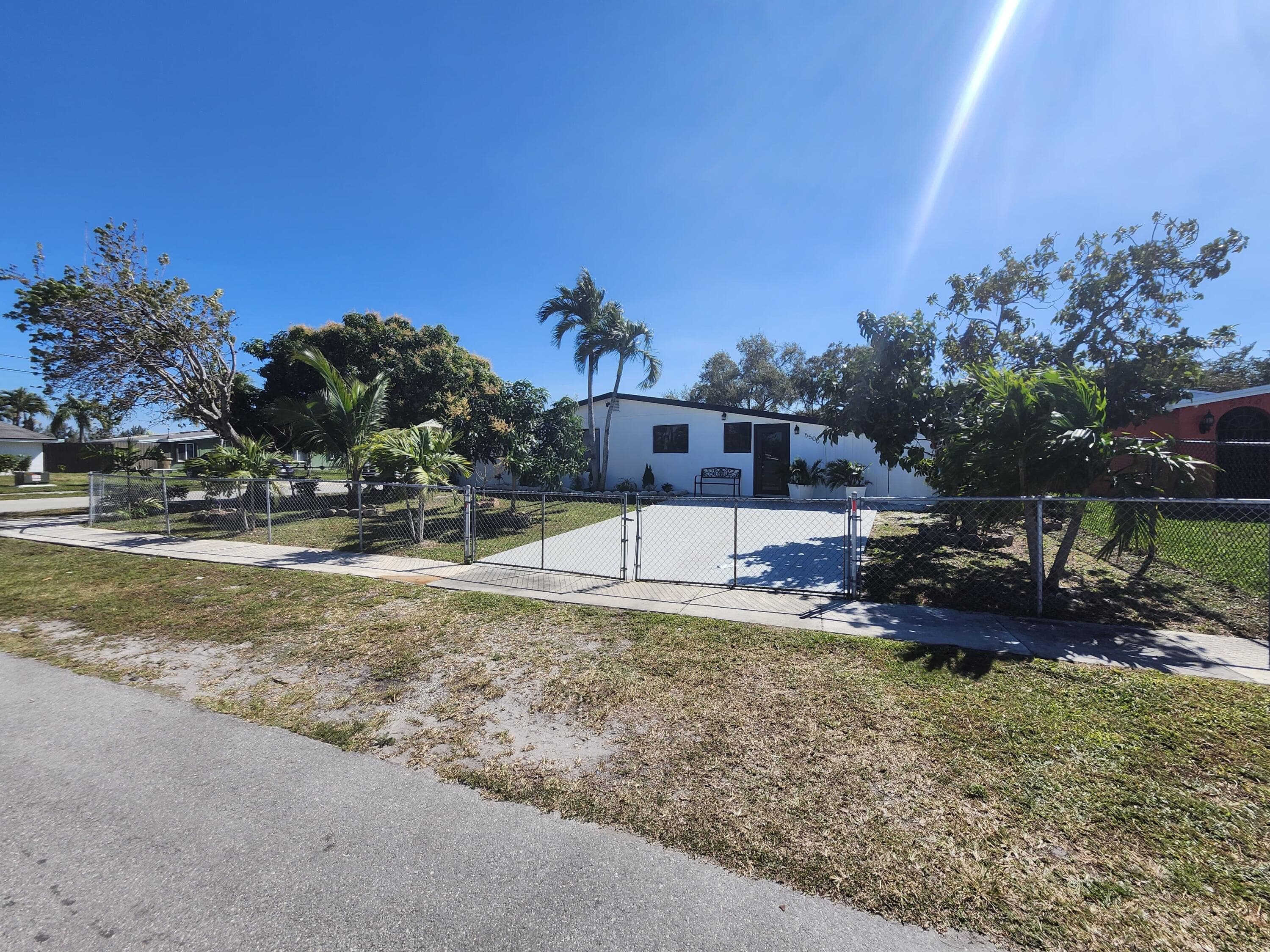 5500 SW Sw 37th Street Street, Davie, FL 33314 — photo 3 of 45