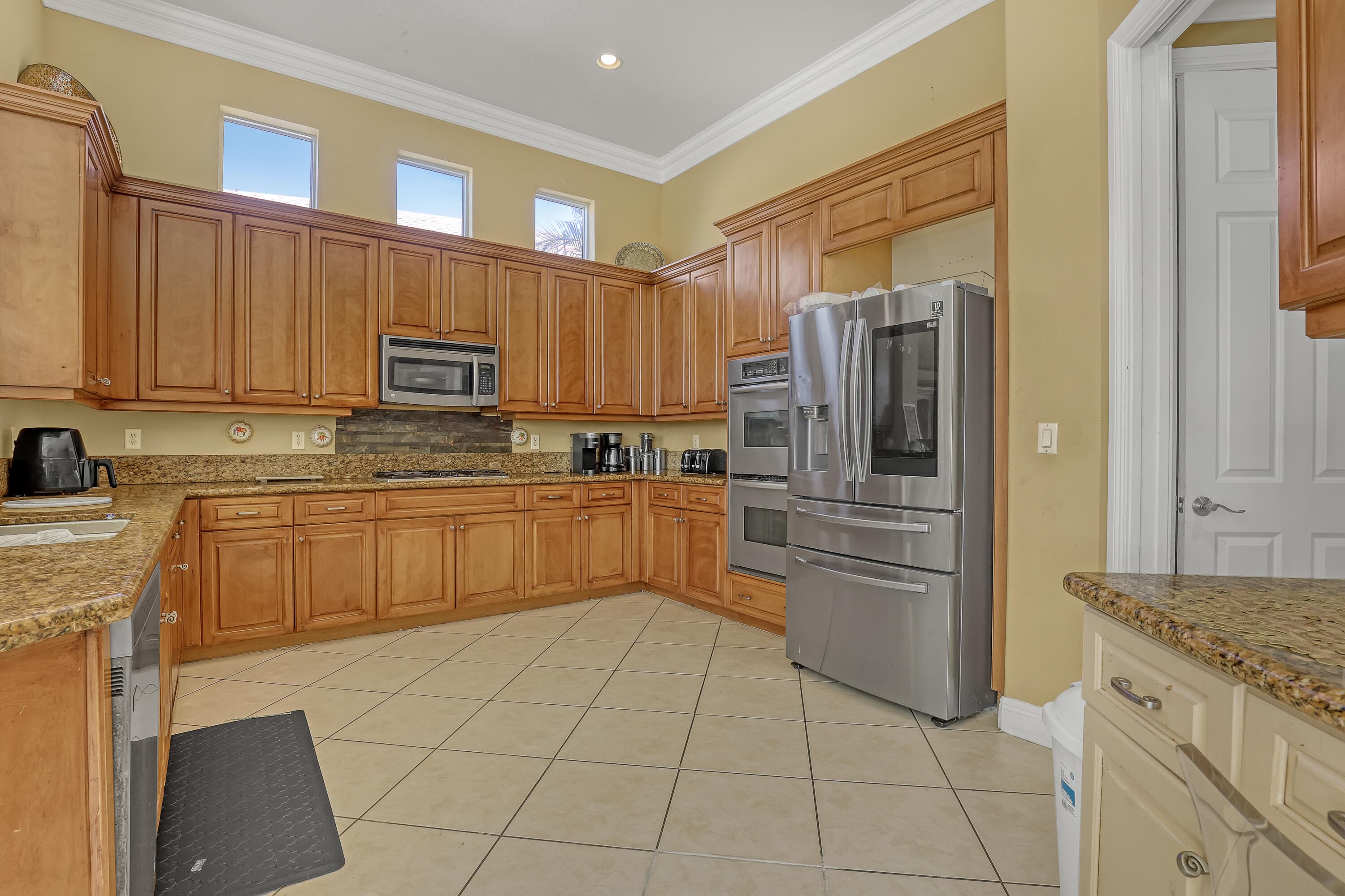 3389 Lago De Talavera, Lake Worth, FL 33467 — photo 23 of 65