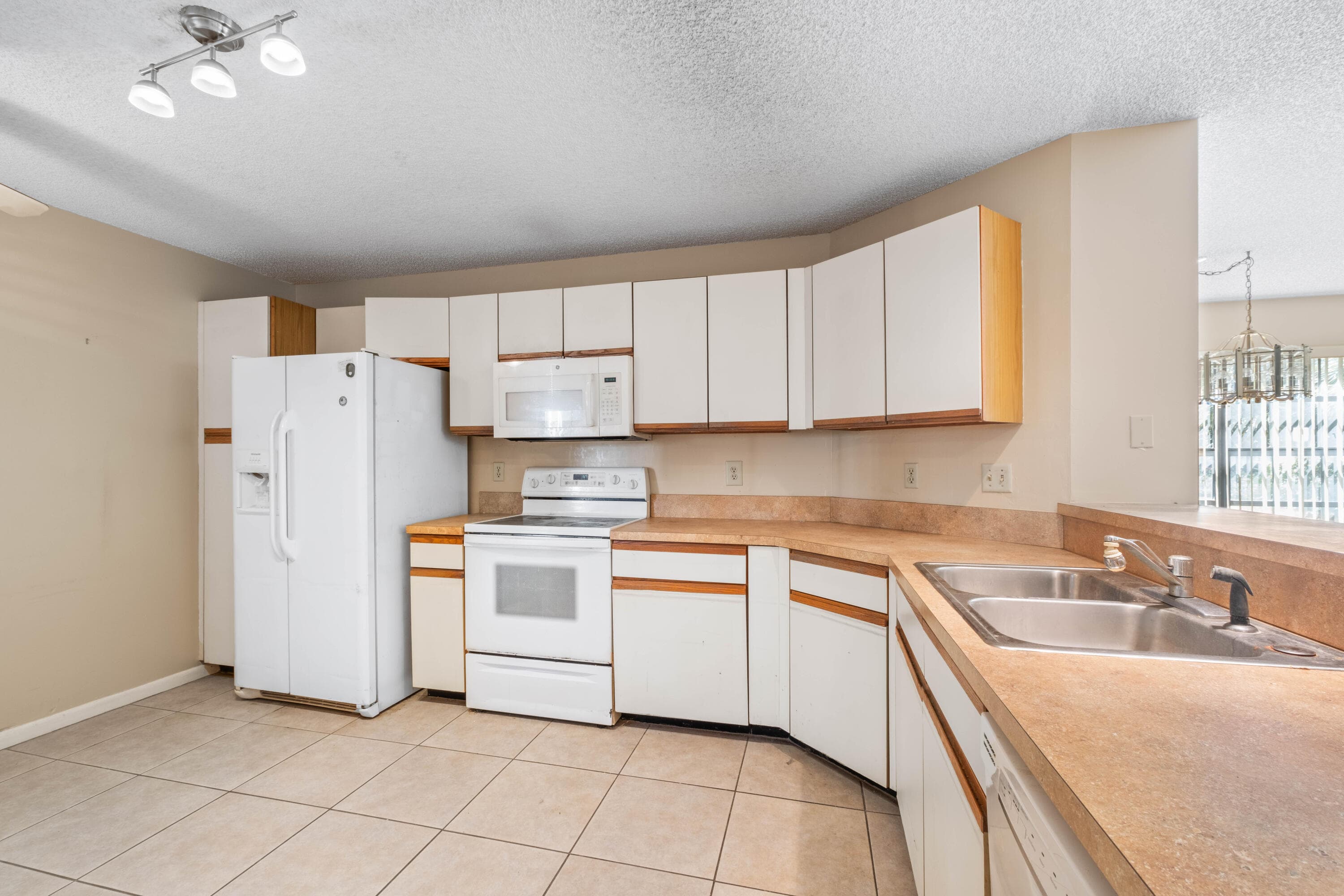 3237 Perimeter Drive 2512, Greenacres, FL 33467 — photo 2 of 33