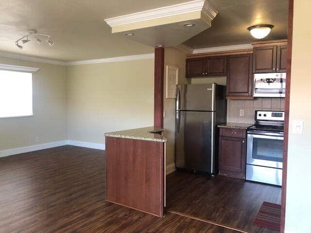 662 Saxony Trail N, Delray Beach, FL 33446 — photo 4 of 30