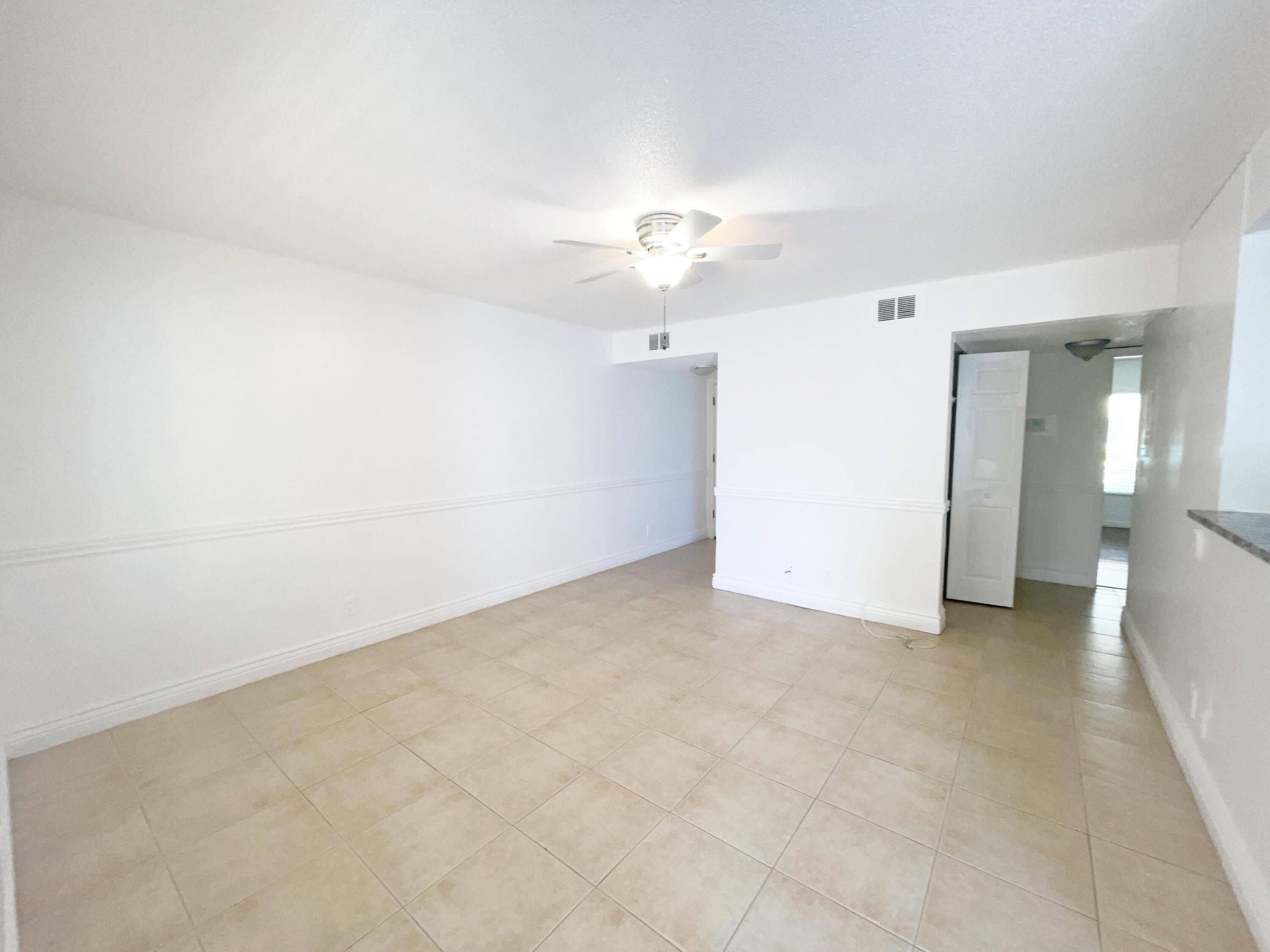 815 W Boynton Beach Boulevard 4-102, Boynton Beach, FL 33426 — photo 3 of 19