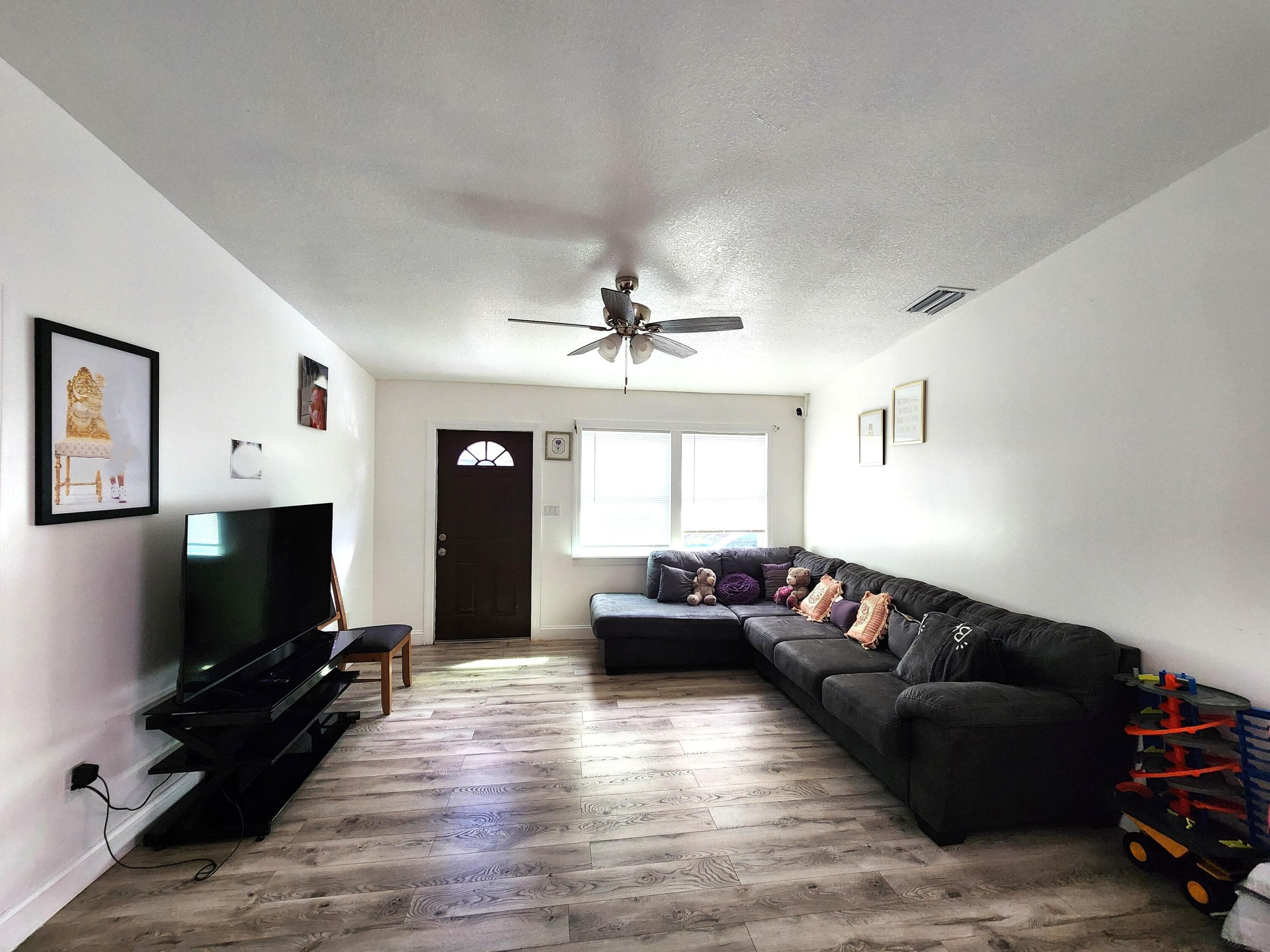 204 N 17th N Street, Fort Pierce, FL 34950 — photo 5 of 11