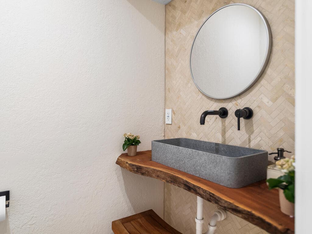 7820 Hawthorne Avenue, Miami Beach, FL 33141 — photo 23 of 52