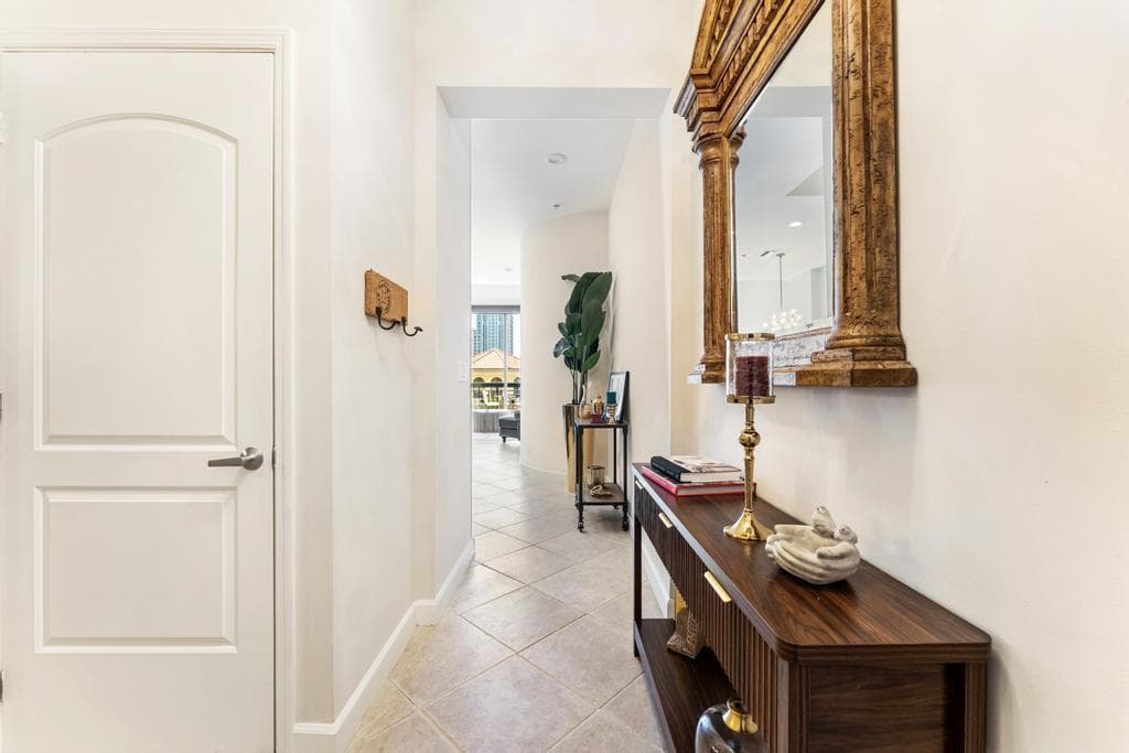 801 S Olive Avenue 413, West Palm Beach, FL 33401 — photo 3 of 43