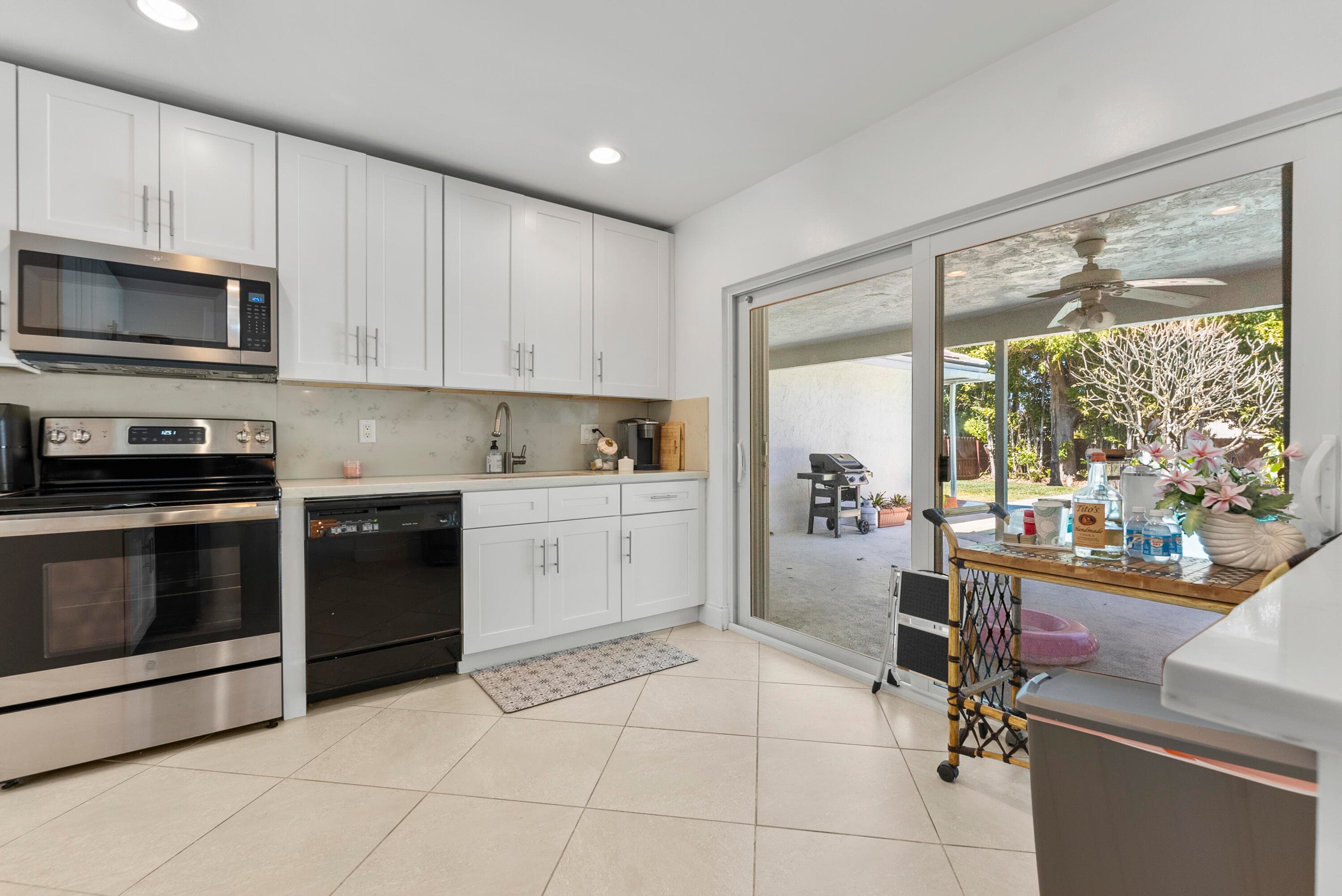 401 NE 10th Ter Terrace, Boca Raton, FL 33432 — photo 18 of 46