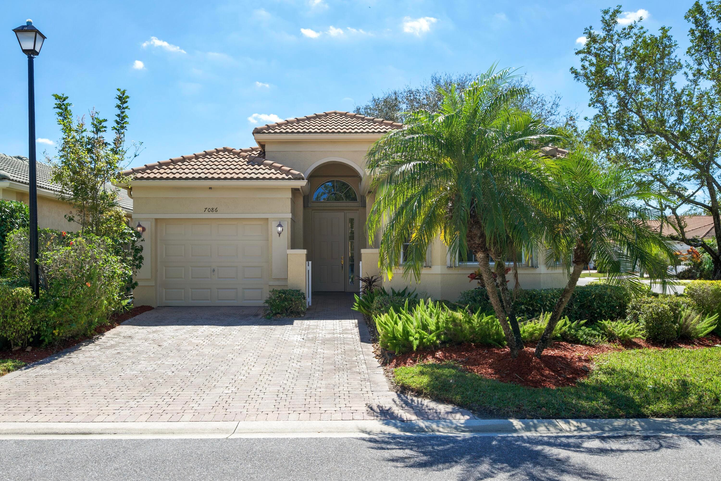 7086 Del Corso Lane, Delray Beach, FL 33446 — photo 4 of 66
