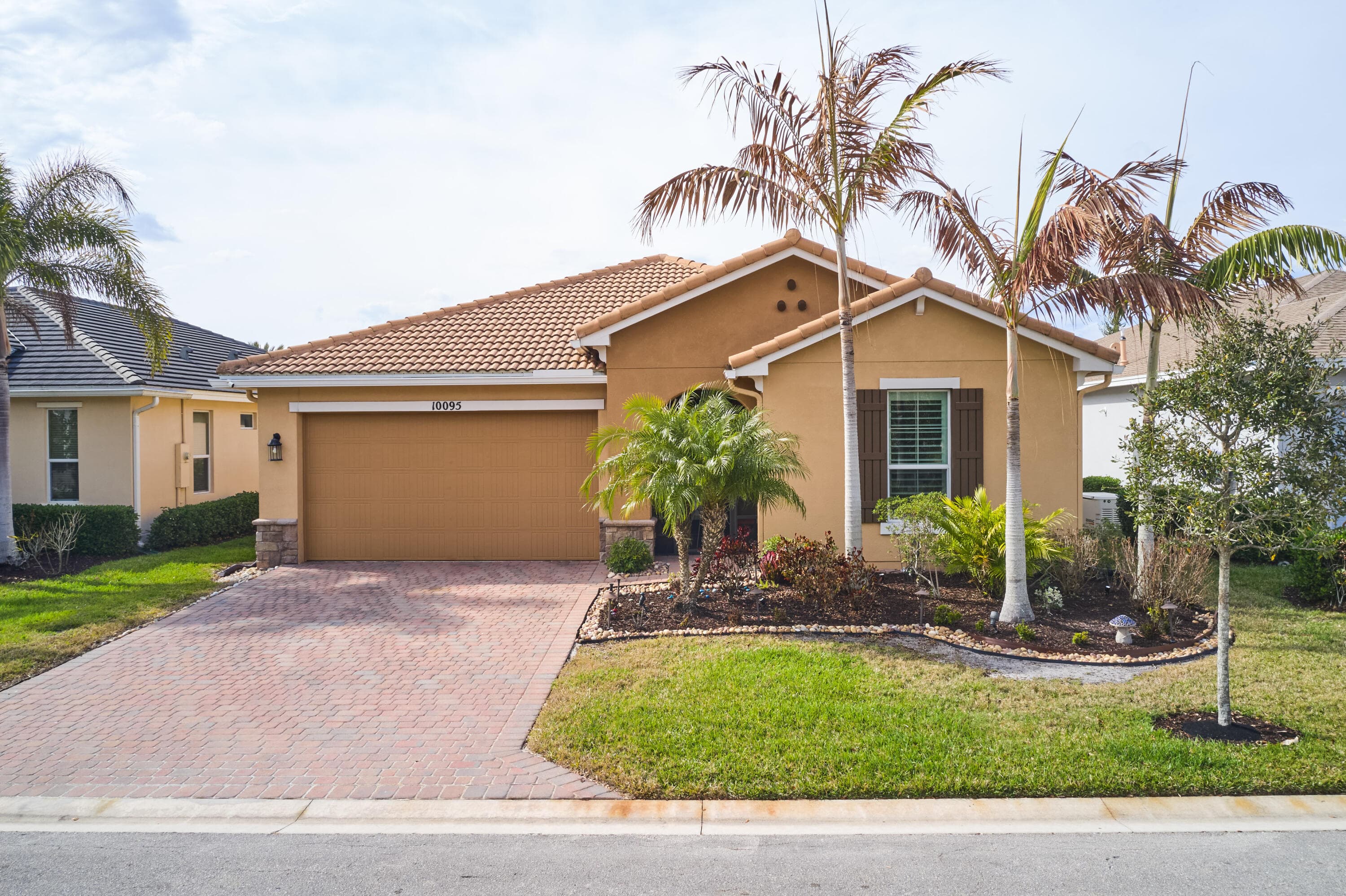 10095 SW Oak Tree Circle, Port St. Lucie, FL 34987 — photo 1 of 46