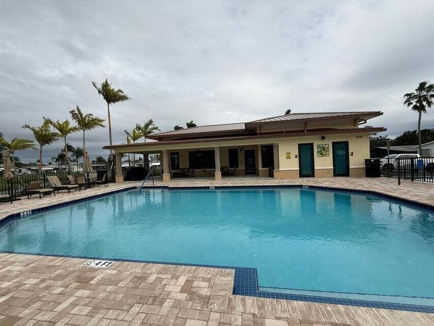 6085 Seashore Drive, Atlantis, FL 33462 — photo 2 of 20