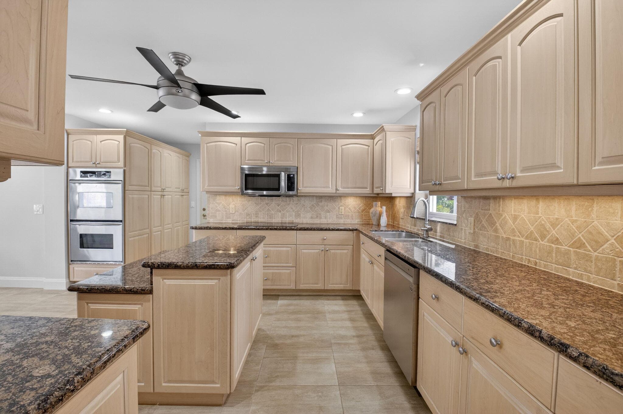 32 Estate Drive, Boynton Beach, FL 33436 — photo 13 of 68