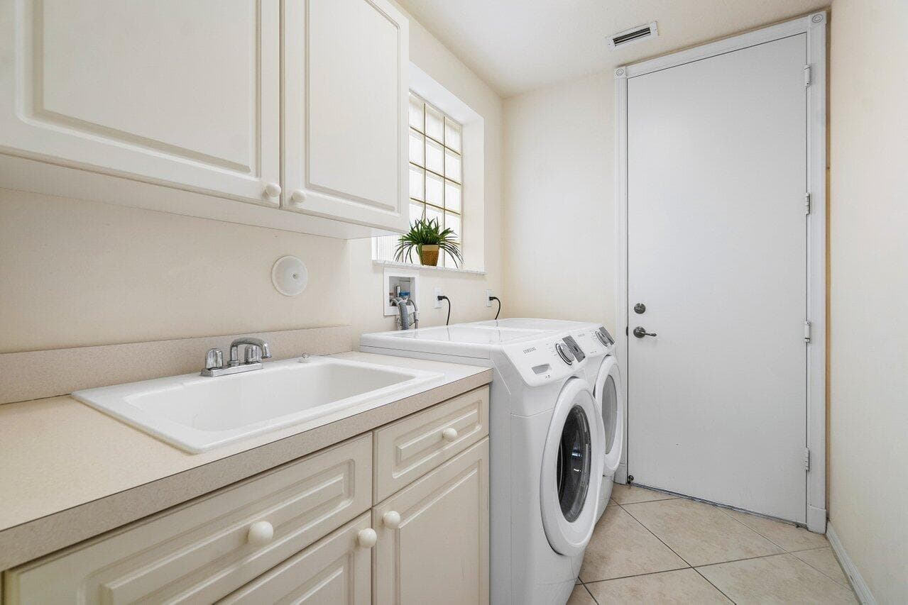 108 Via Condado Way, Palm Beach Gardens, FL 33418 — photo 34 of 55