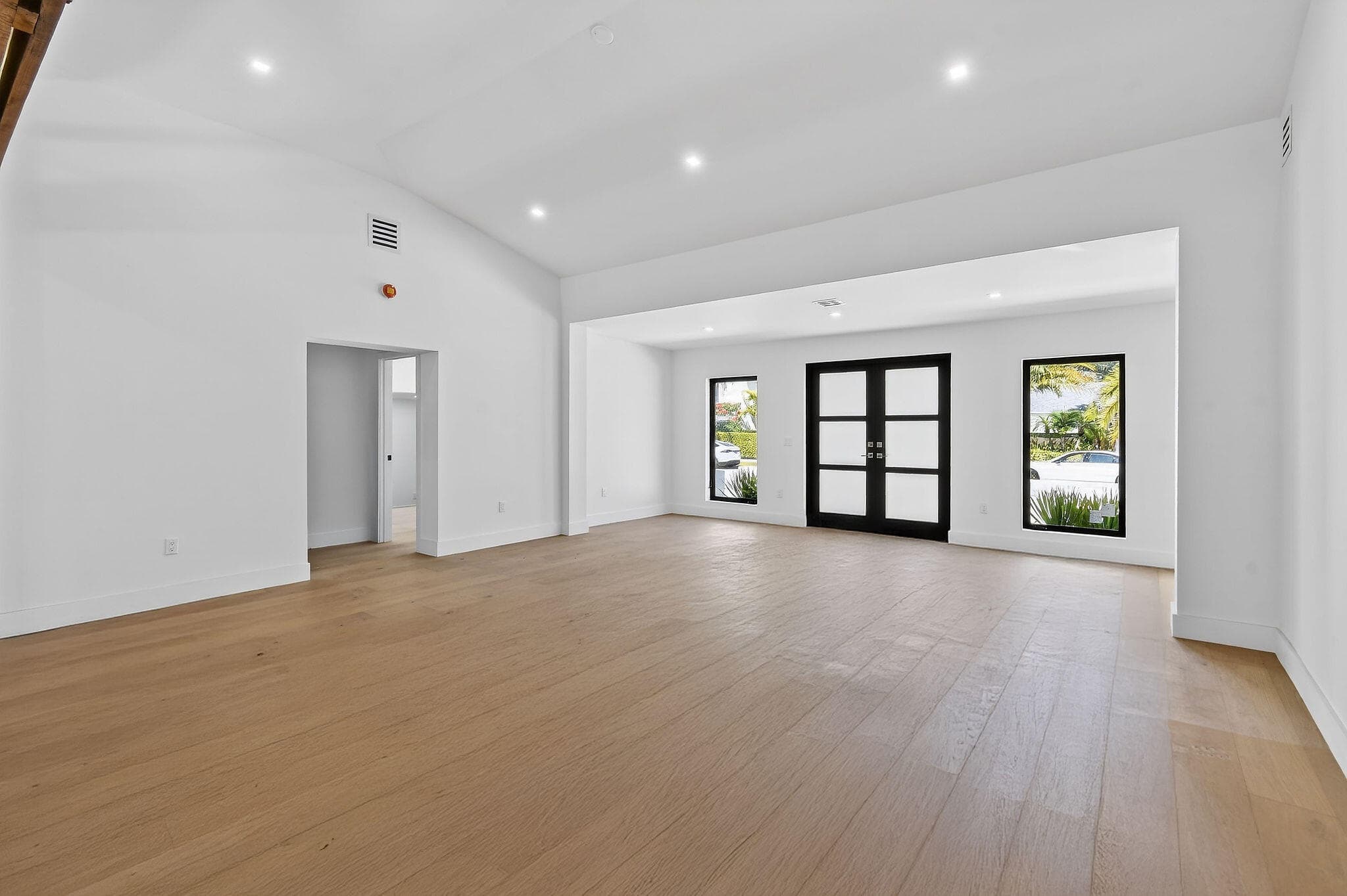 326 Palmetto Street, West Palm Beach, FL 33405 — photo 10 of 62