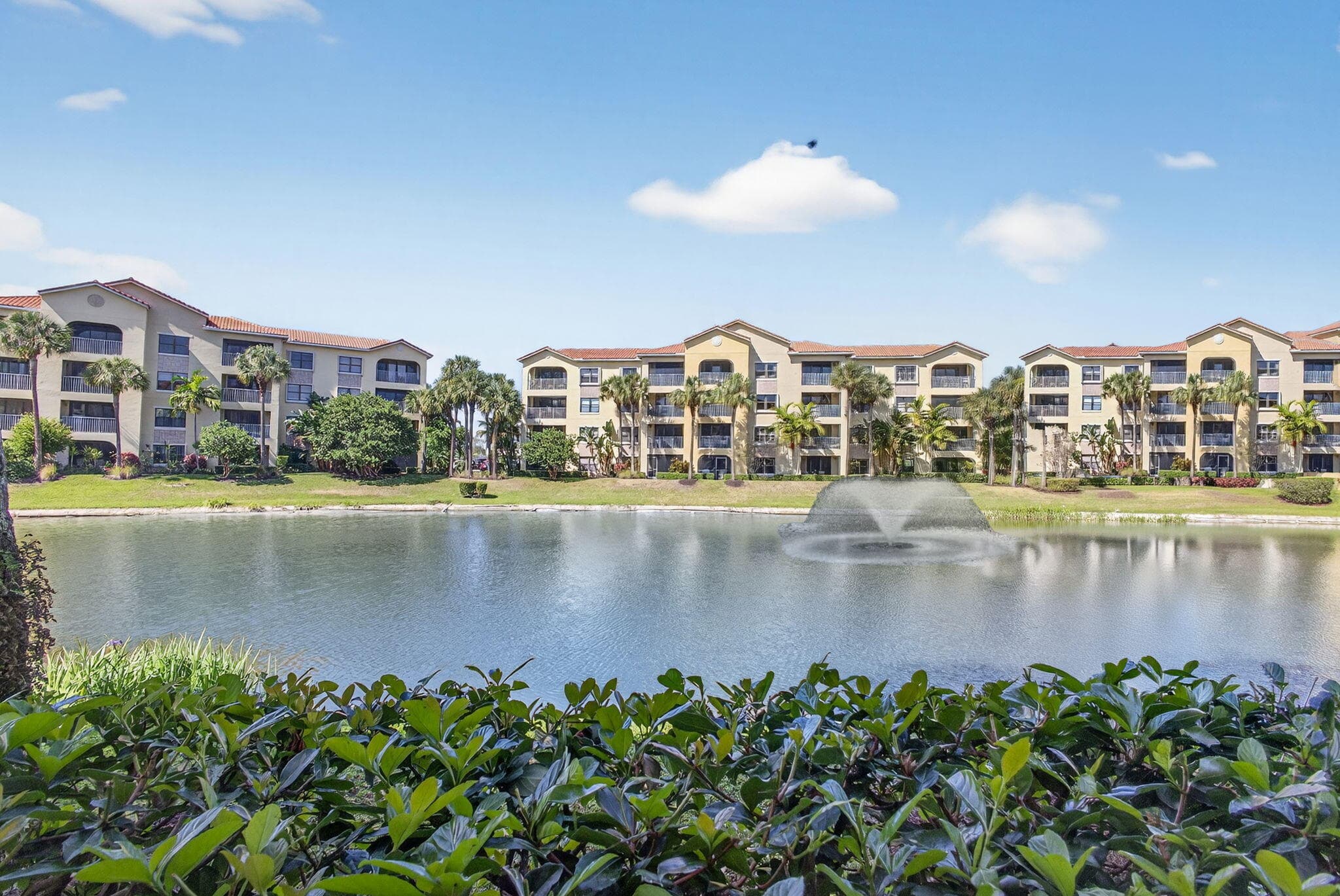 400 Uno Lago Drive 103, Juno Beach, FL 33408 — photo 2 of 47